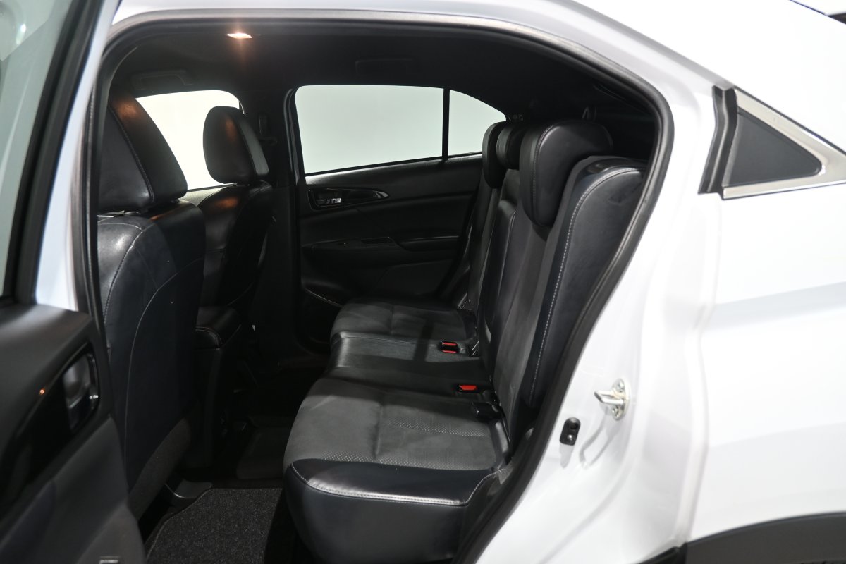 Foto Mitsubishi Eclipse Cross 11