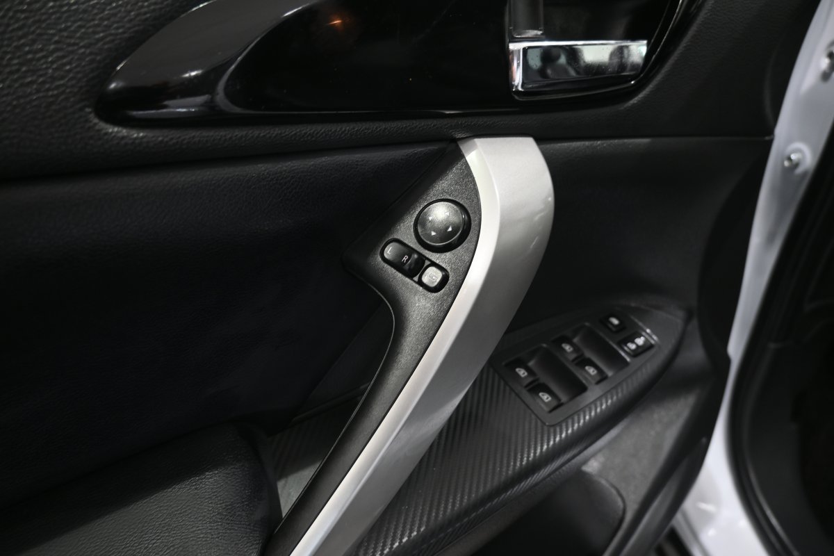 Foto Mitsubishi Eclipse Cross 29