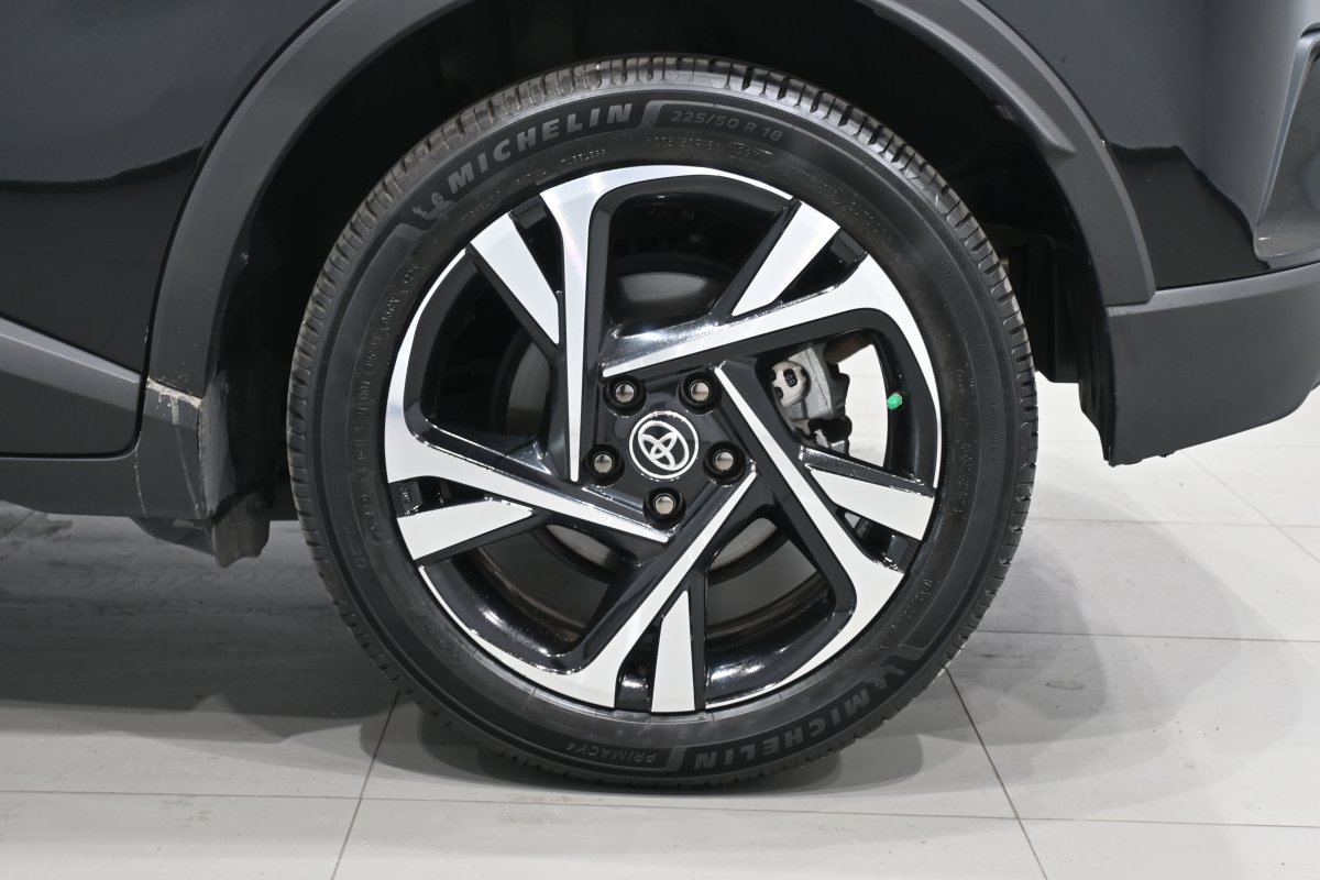 Foto Toyota C-HR 29