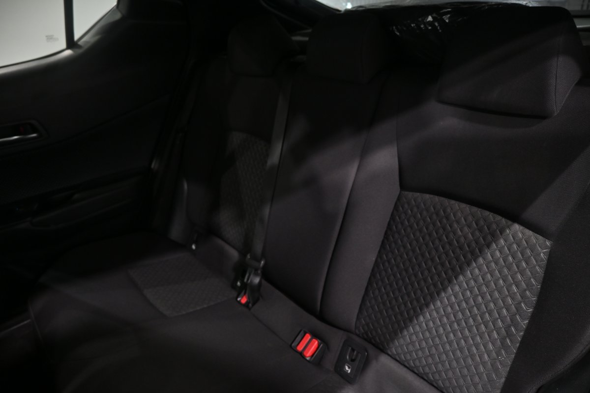 Foto Toyota C-HR 12