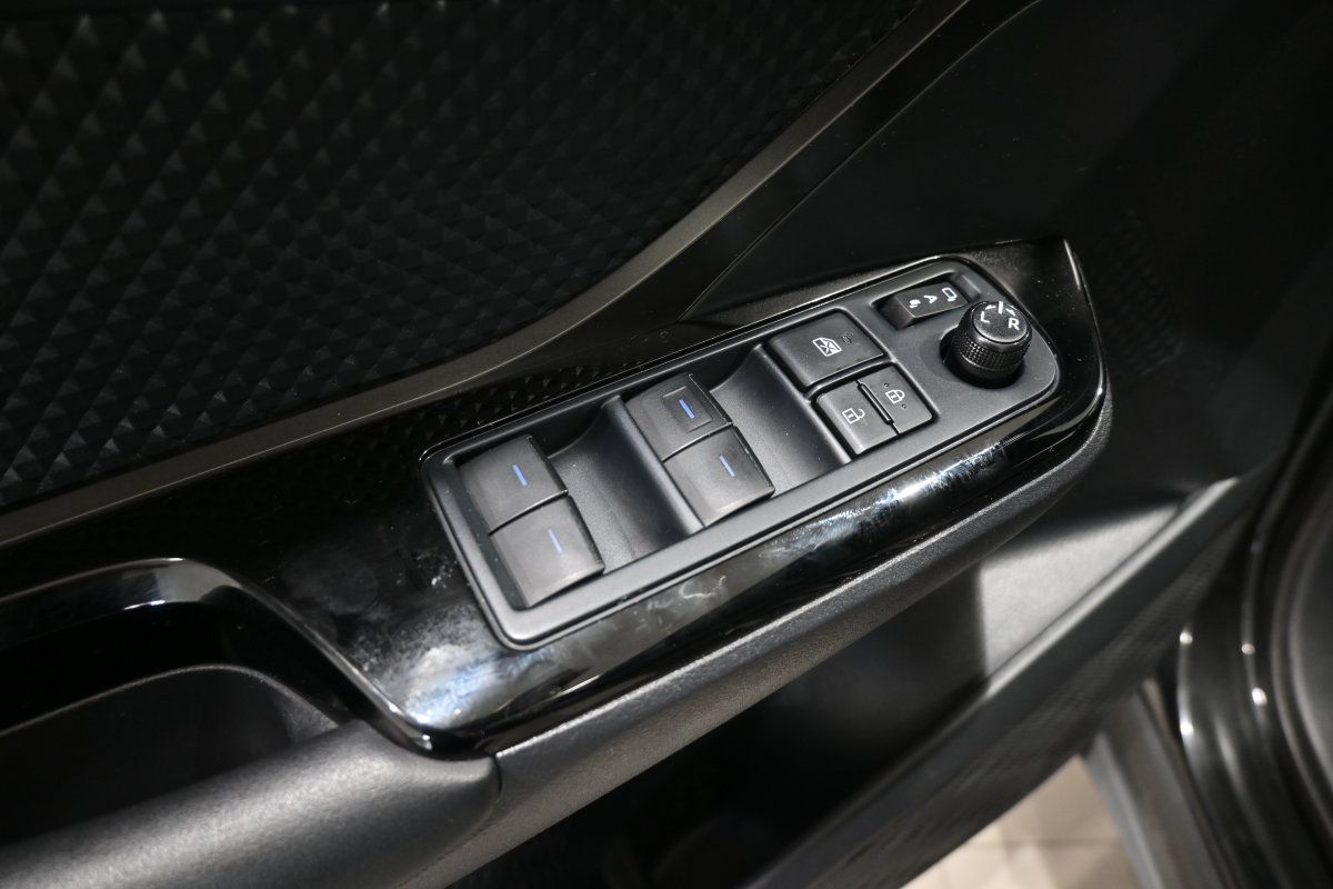 Foto Toyota C-HR 27