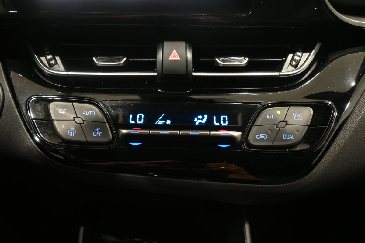 Foto Toyota C-HR 17