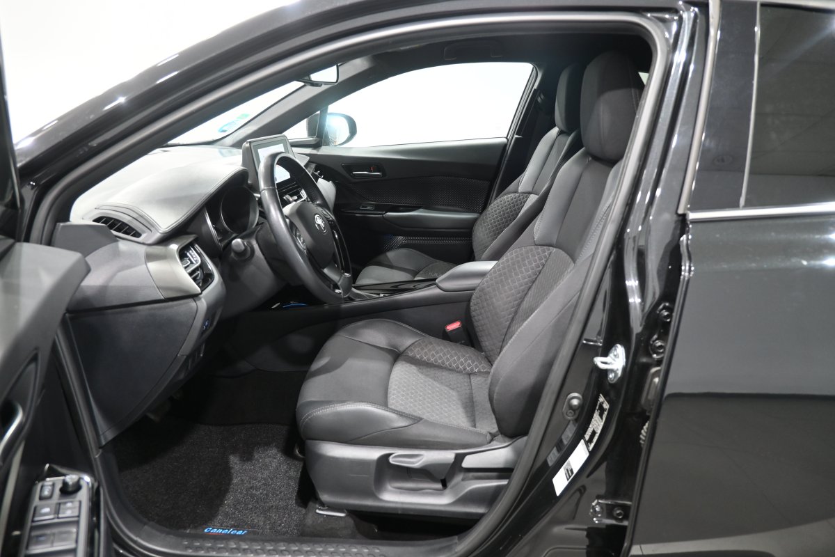Foto Toyota C-HR 10