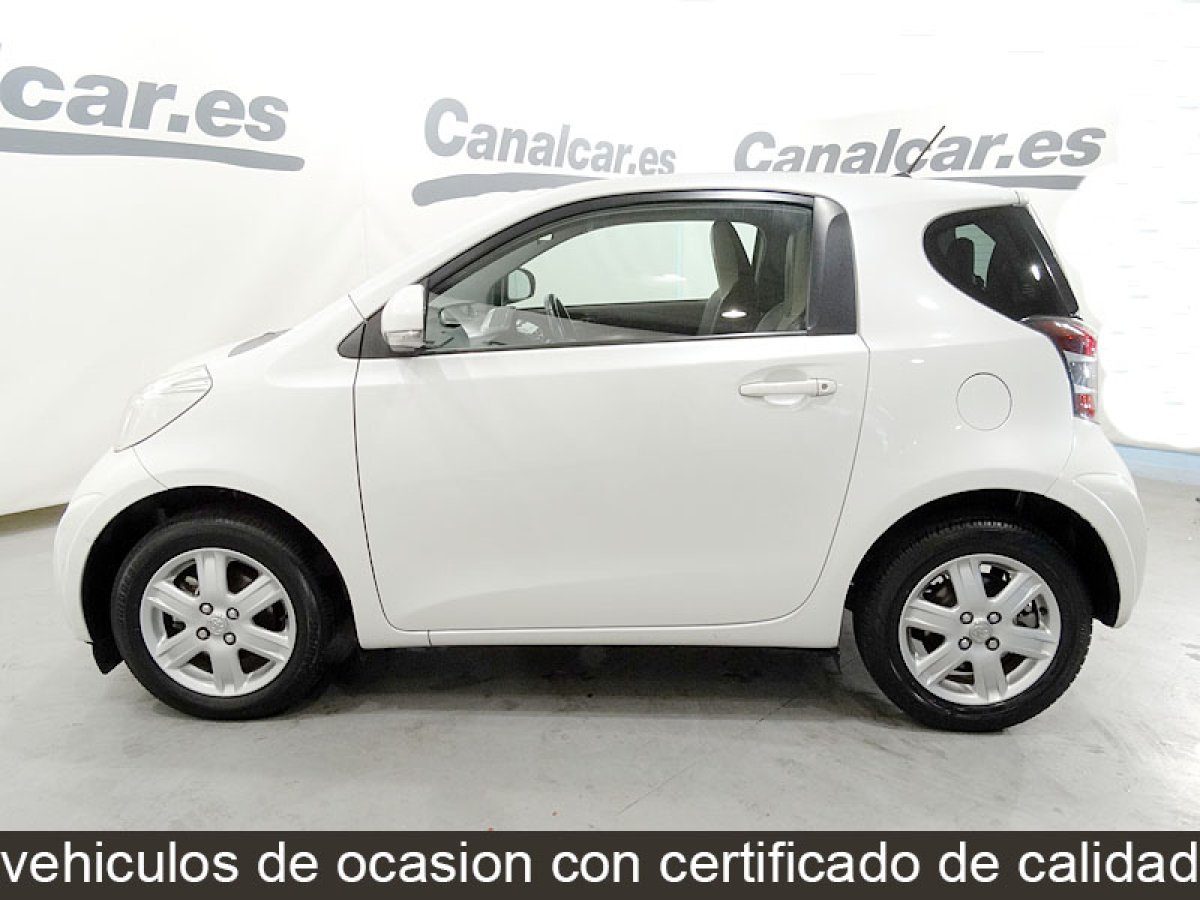Foto Toyota iQ 8