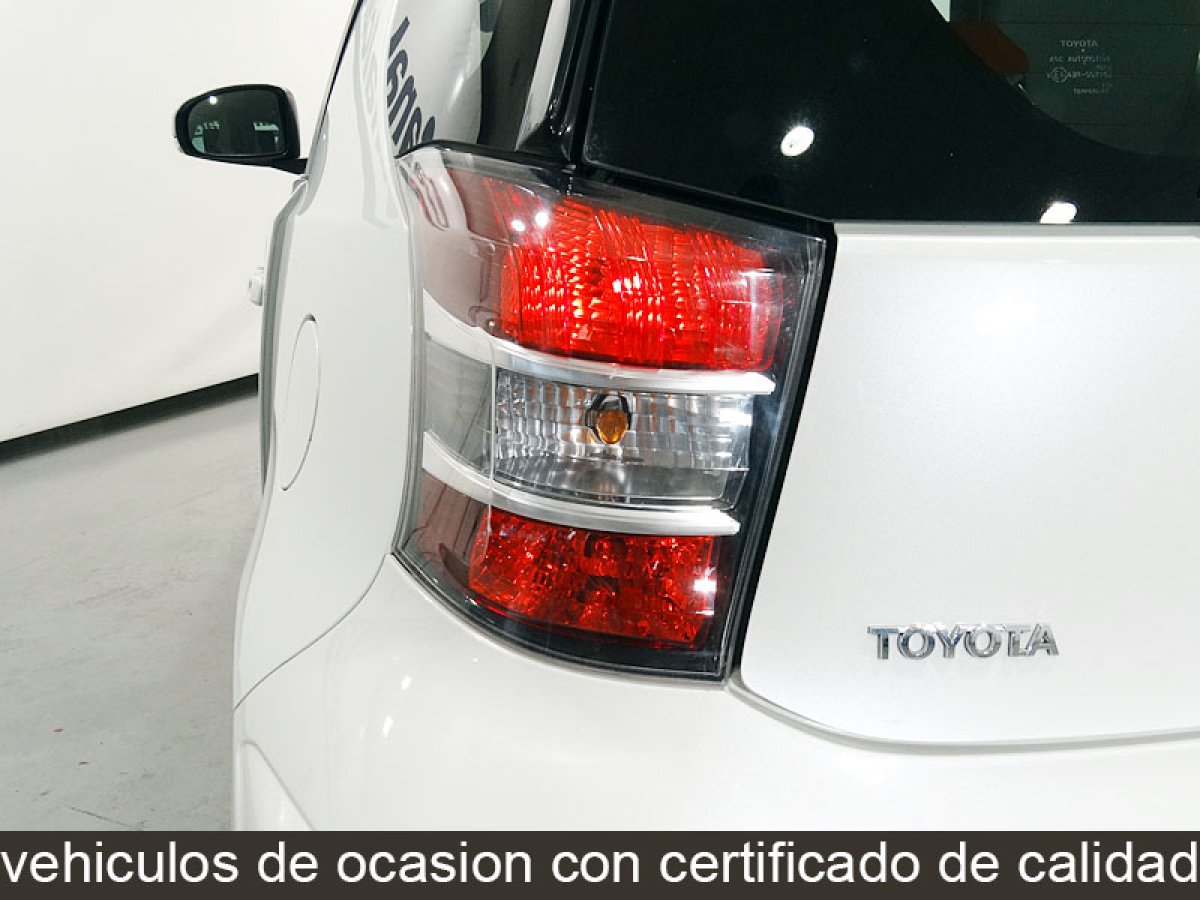 Foto Toyota iQ 12