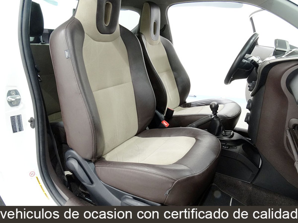 Foto Toyota iQ 16