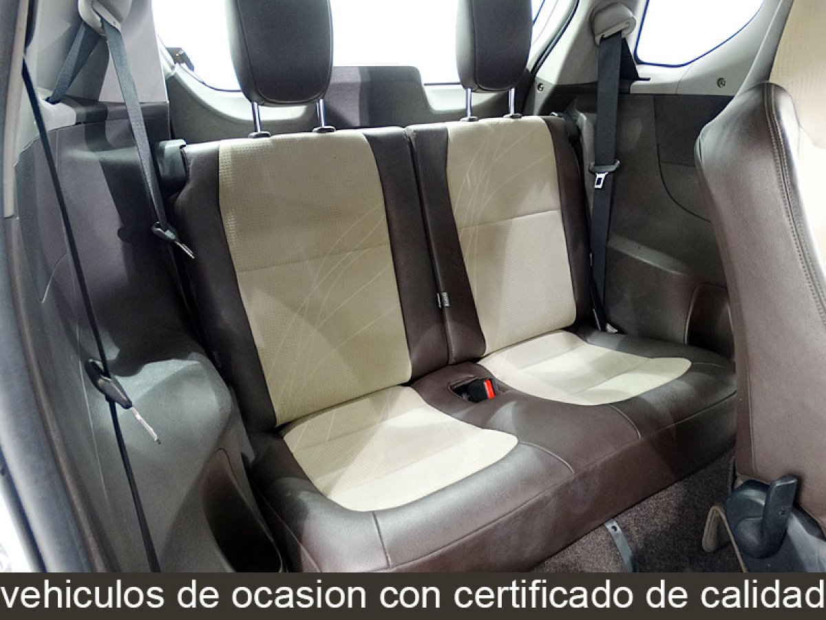 Foto Toyota iQ 17