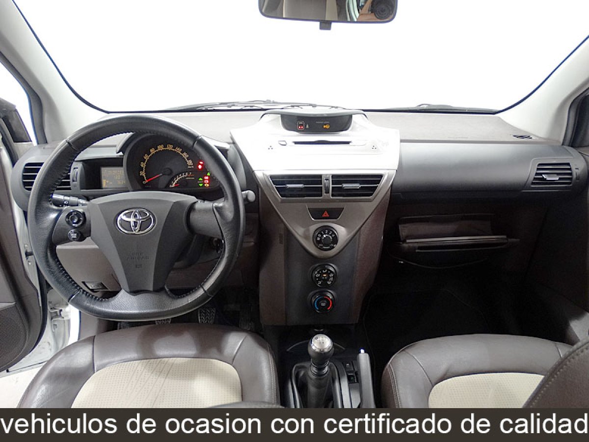 Foto Toyota iQ 20