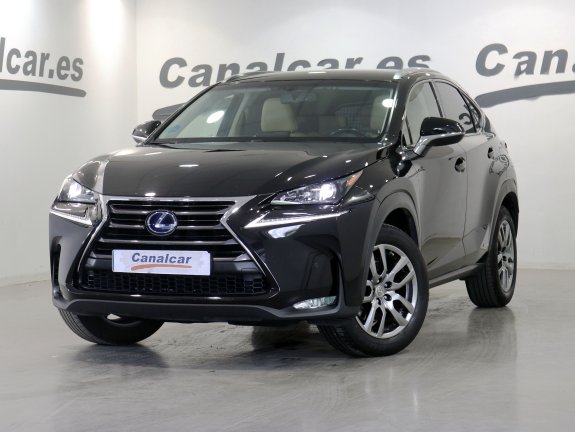 Lexus NX 300h Executive 4WD + Navibox 145 kW (197 CV)