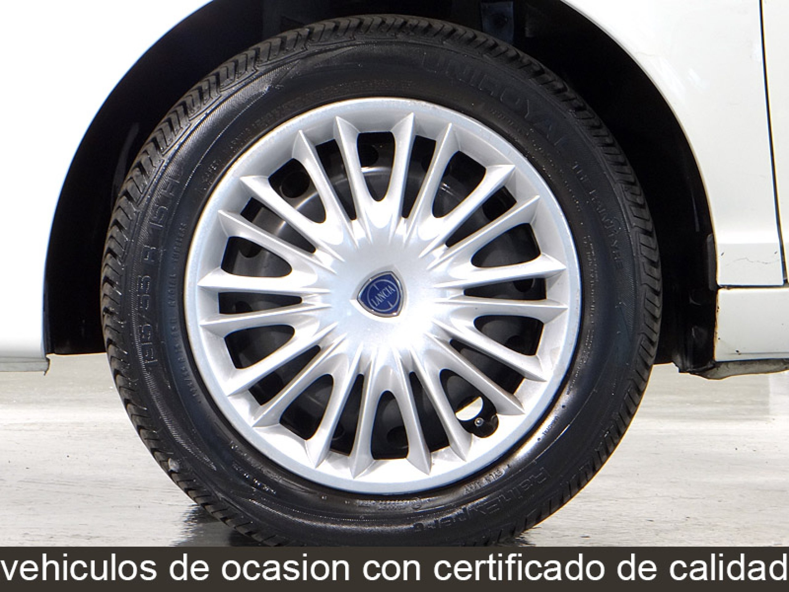 Foto Lancia Ypsilon 38