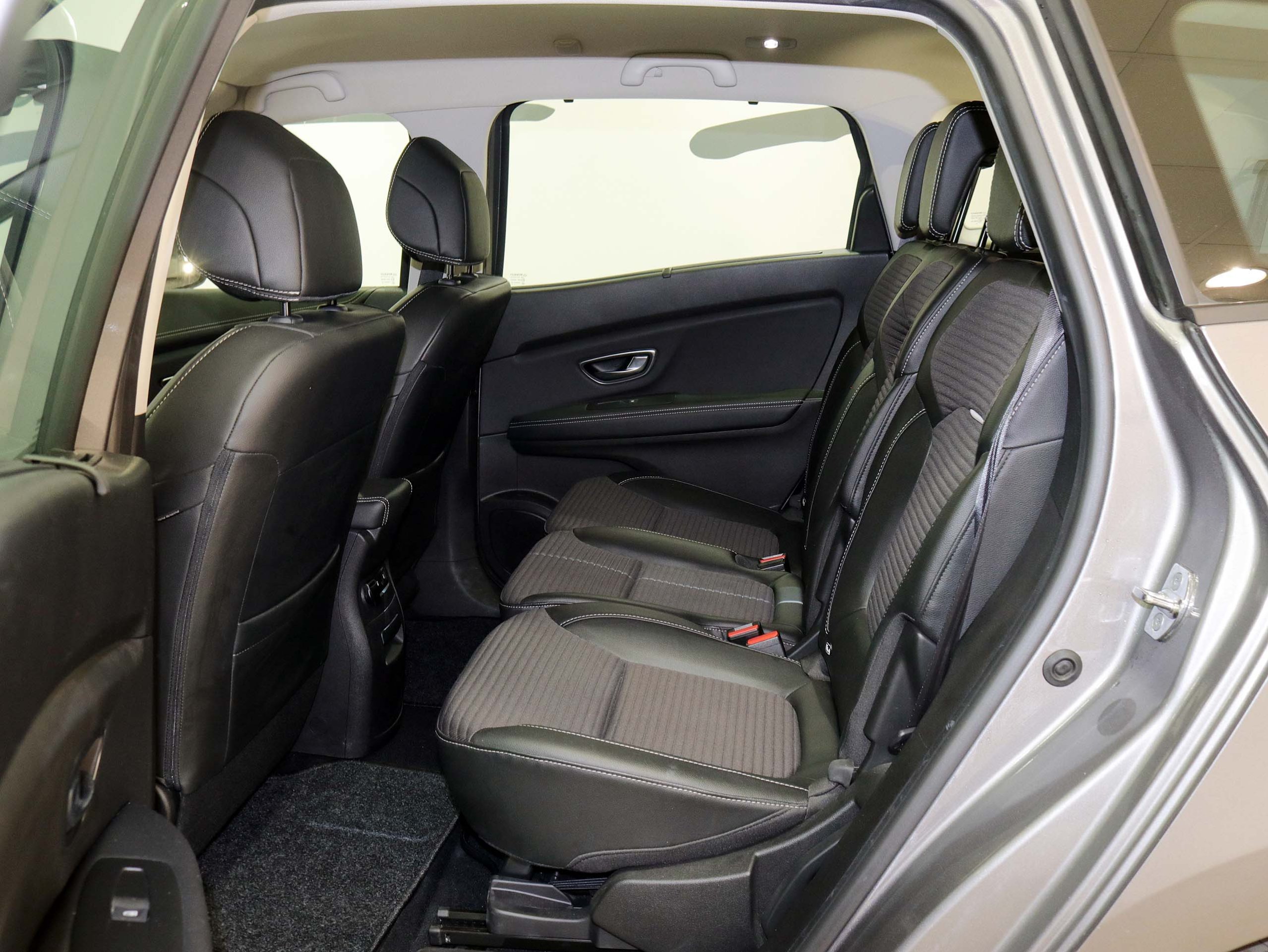 Foto Renault Grand Scenic 18