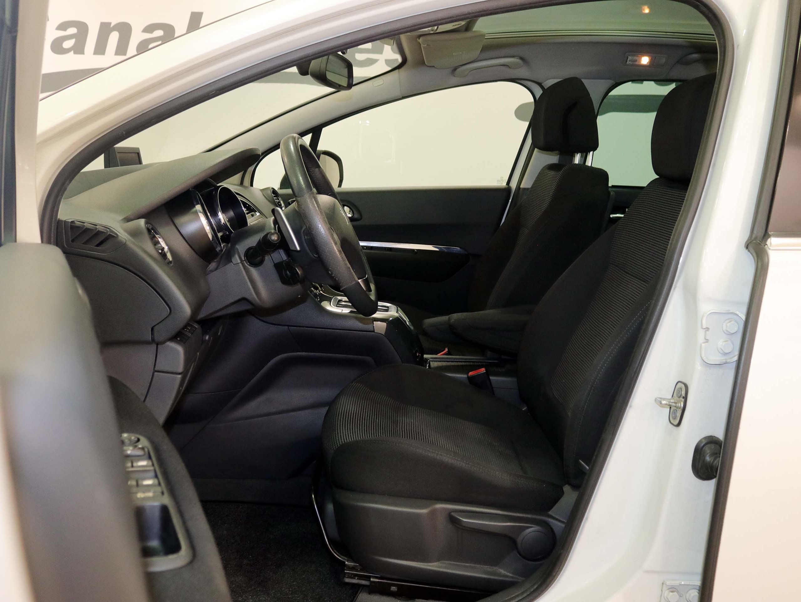 Foto Peugeot 5008 16