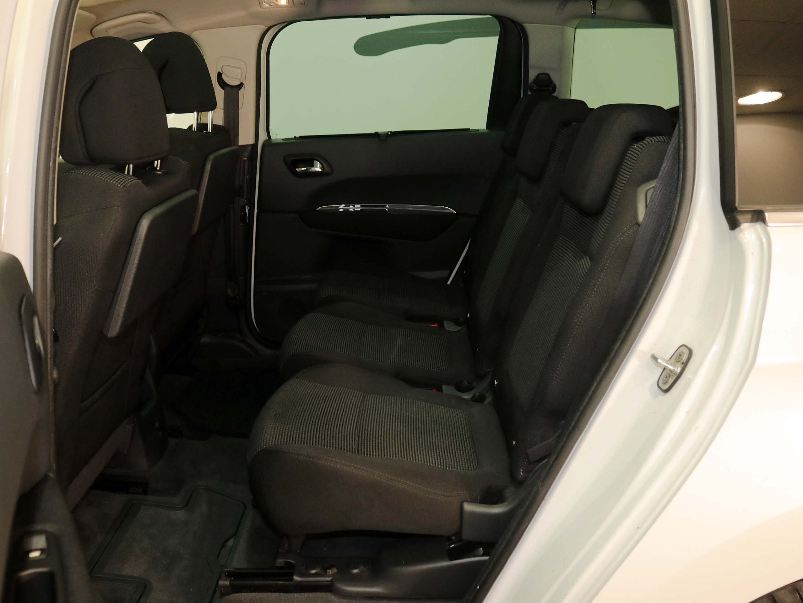 Foto Peugeot 5008 17