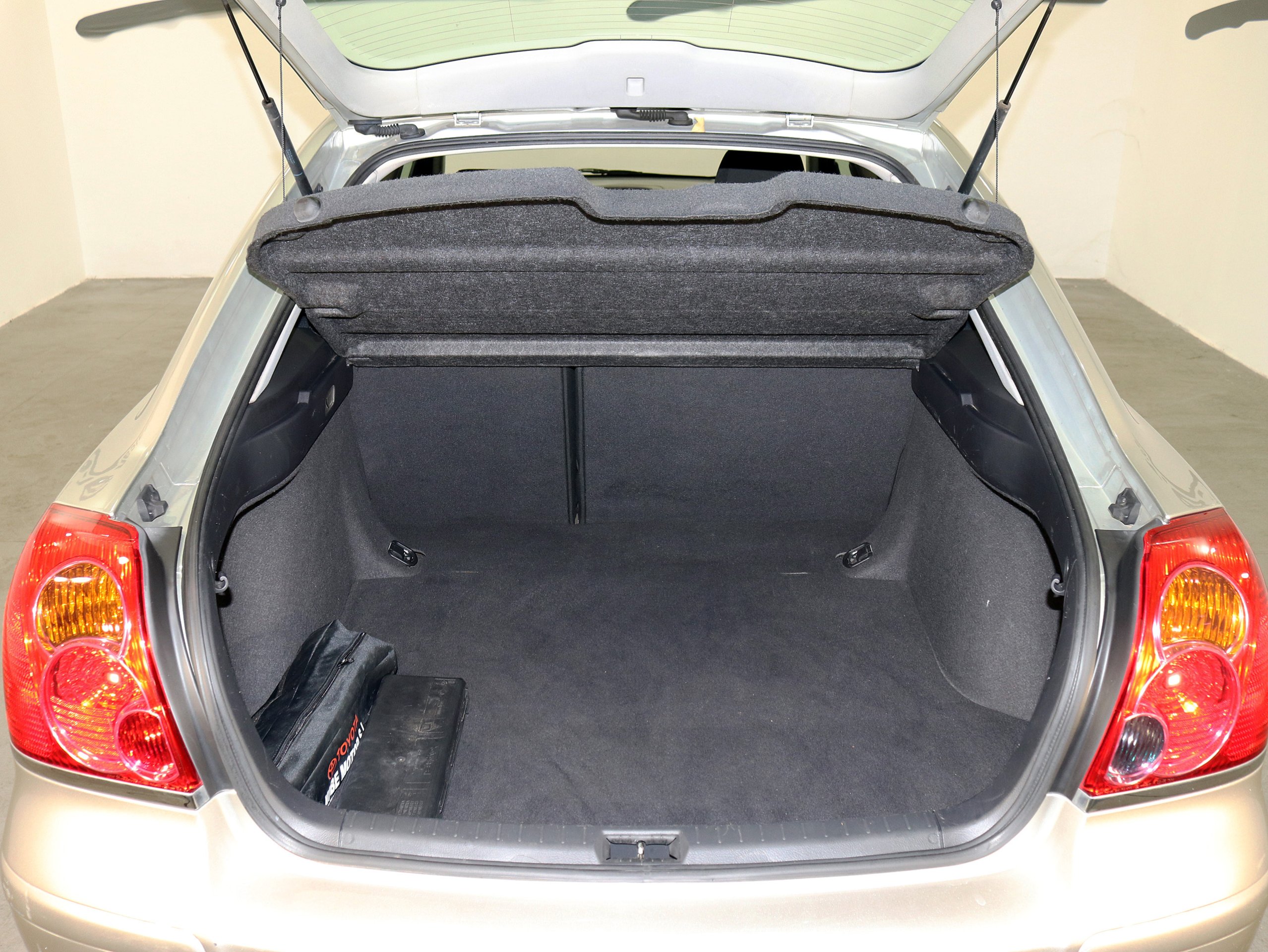 Foto Toyota Avensis 9