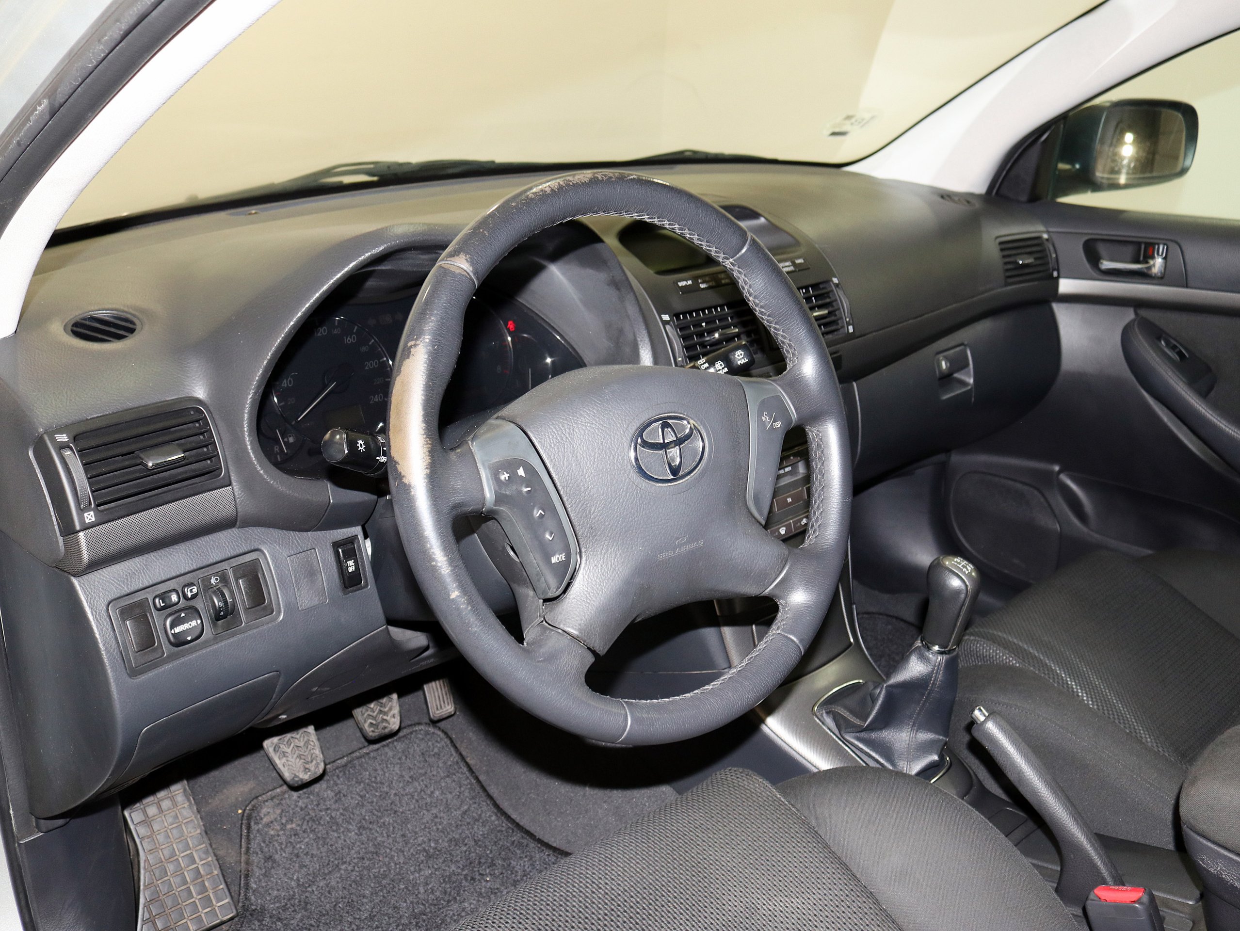Foto Toyota Avensis 18