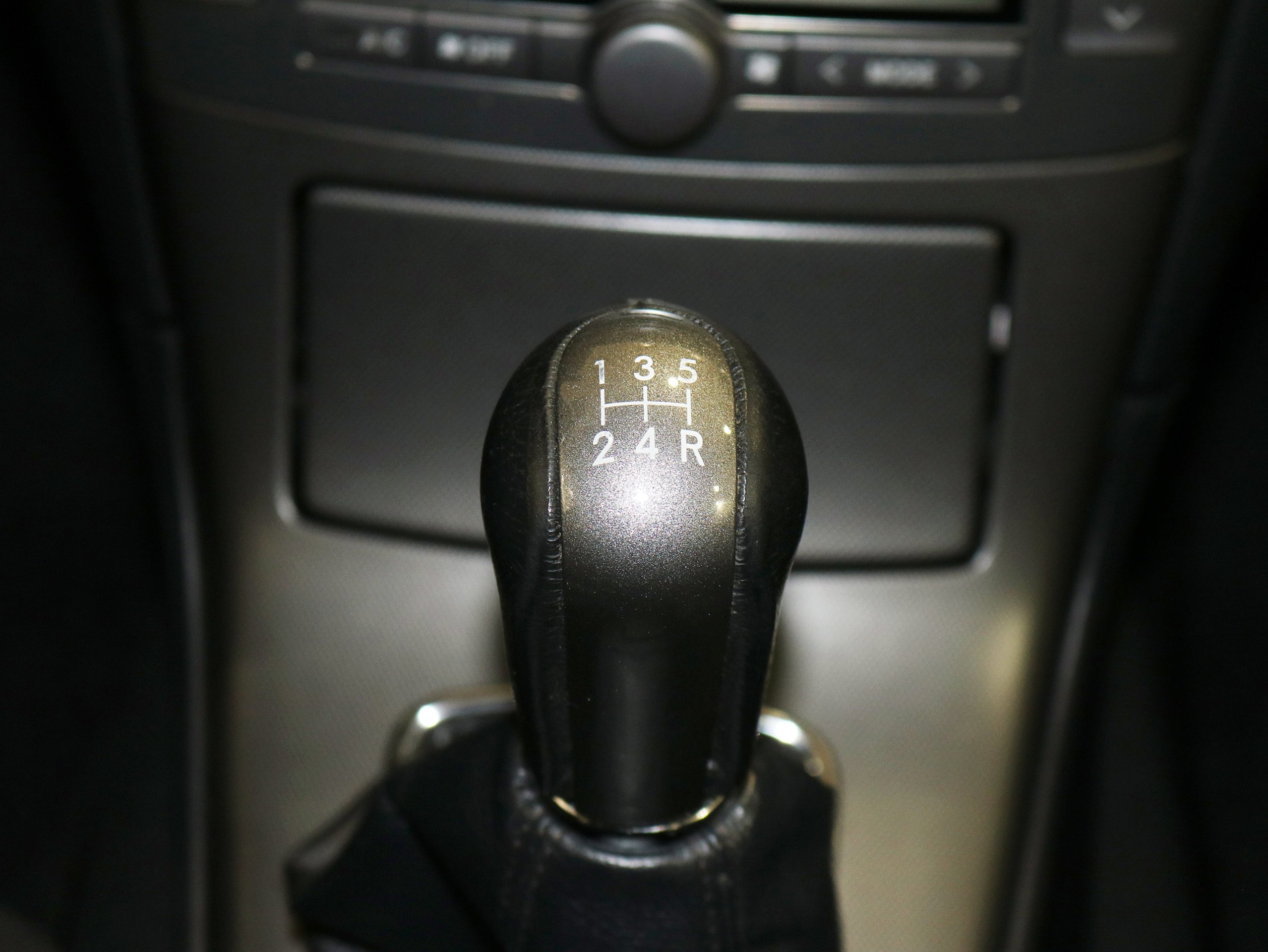 Foto Toyota Avensis 24