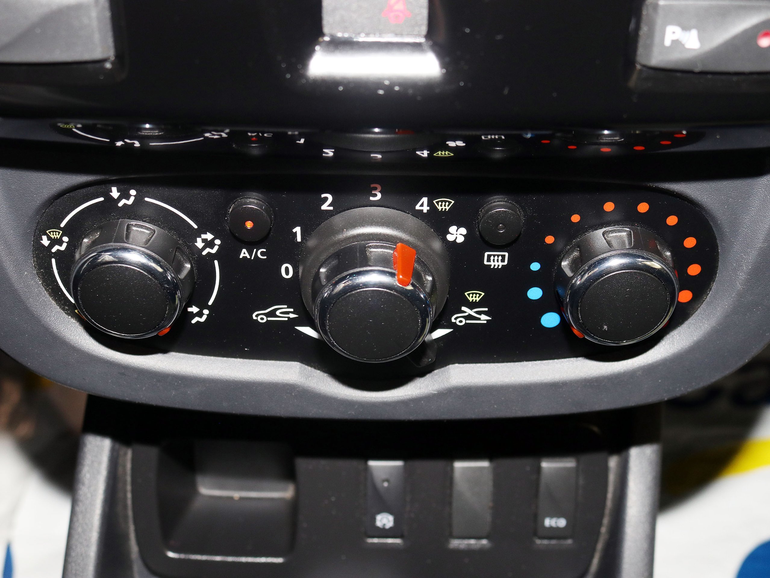 Foto Dacia Duster 18