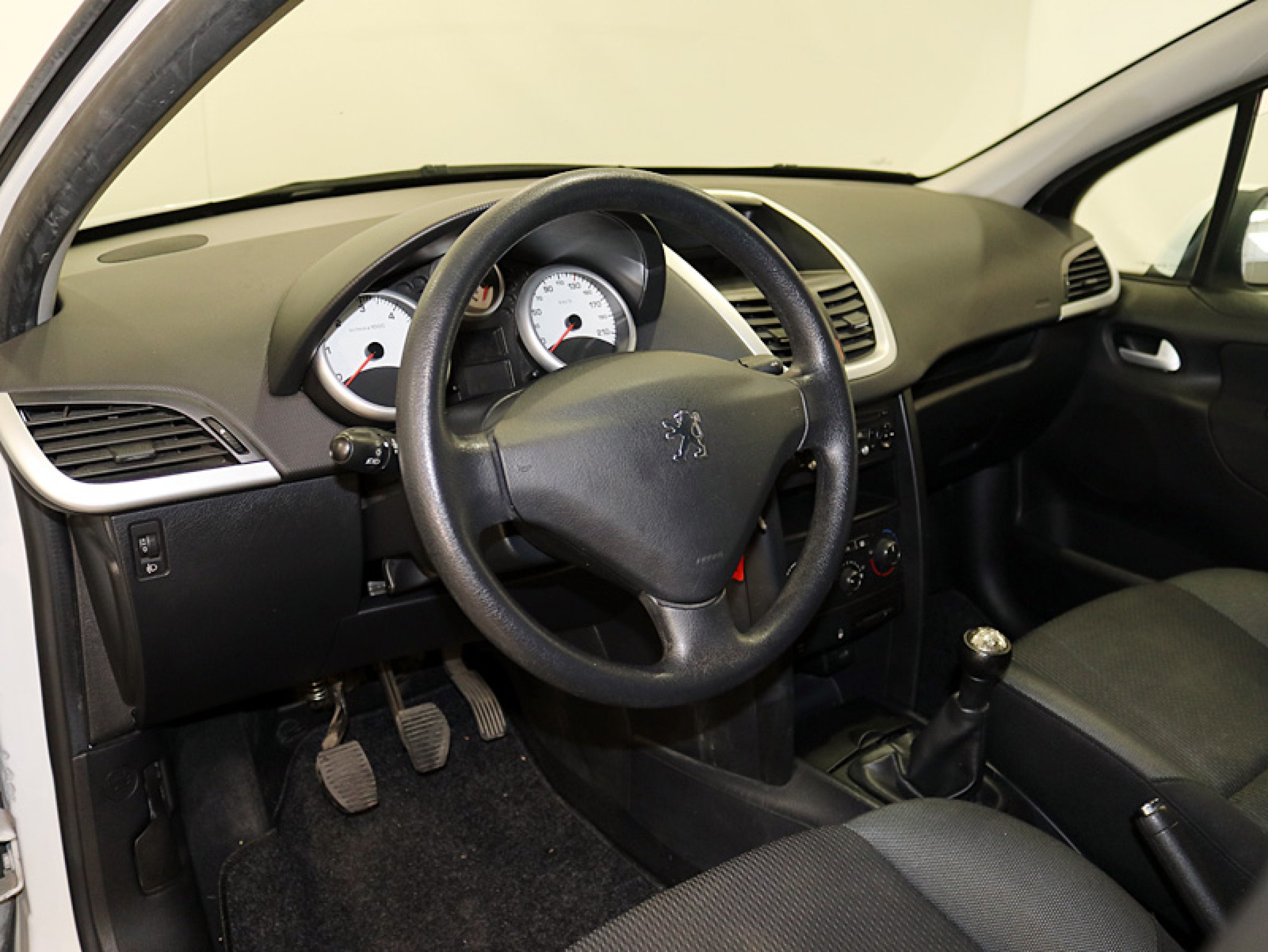 Foto Peugeot 207 13