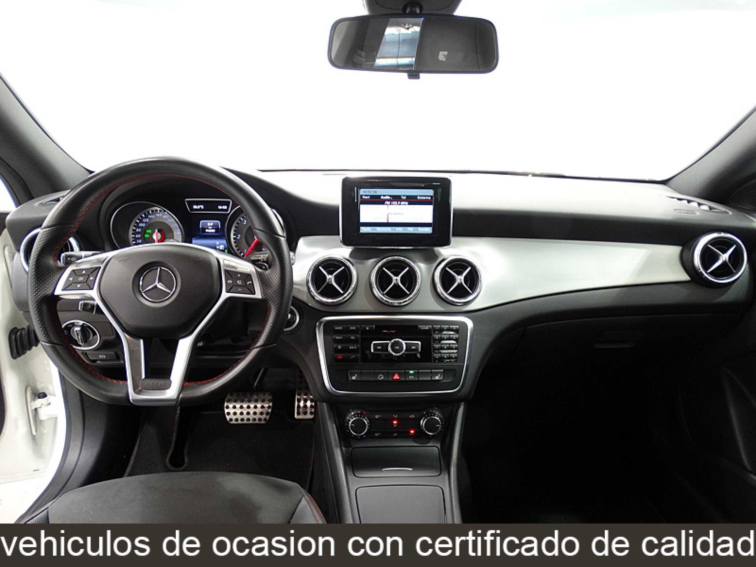 Foto Mercedes-Benz CLA 220 12