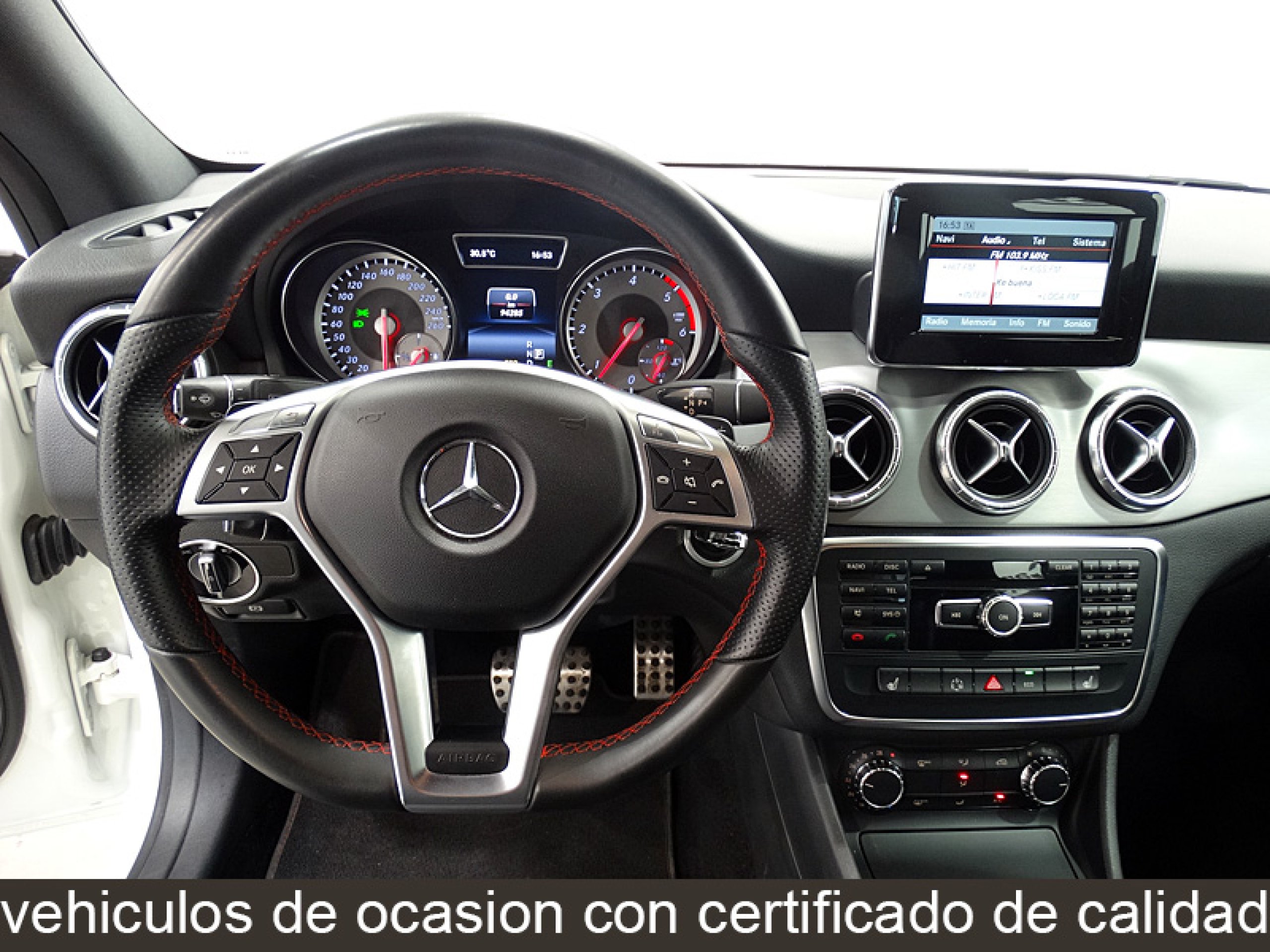 Foto Mercedes-Benz CLA 220 13