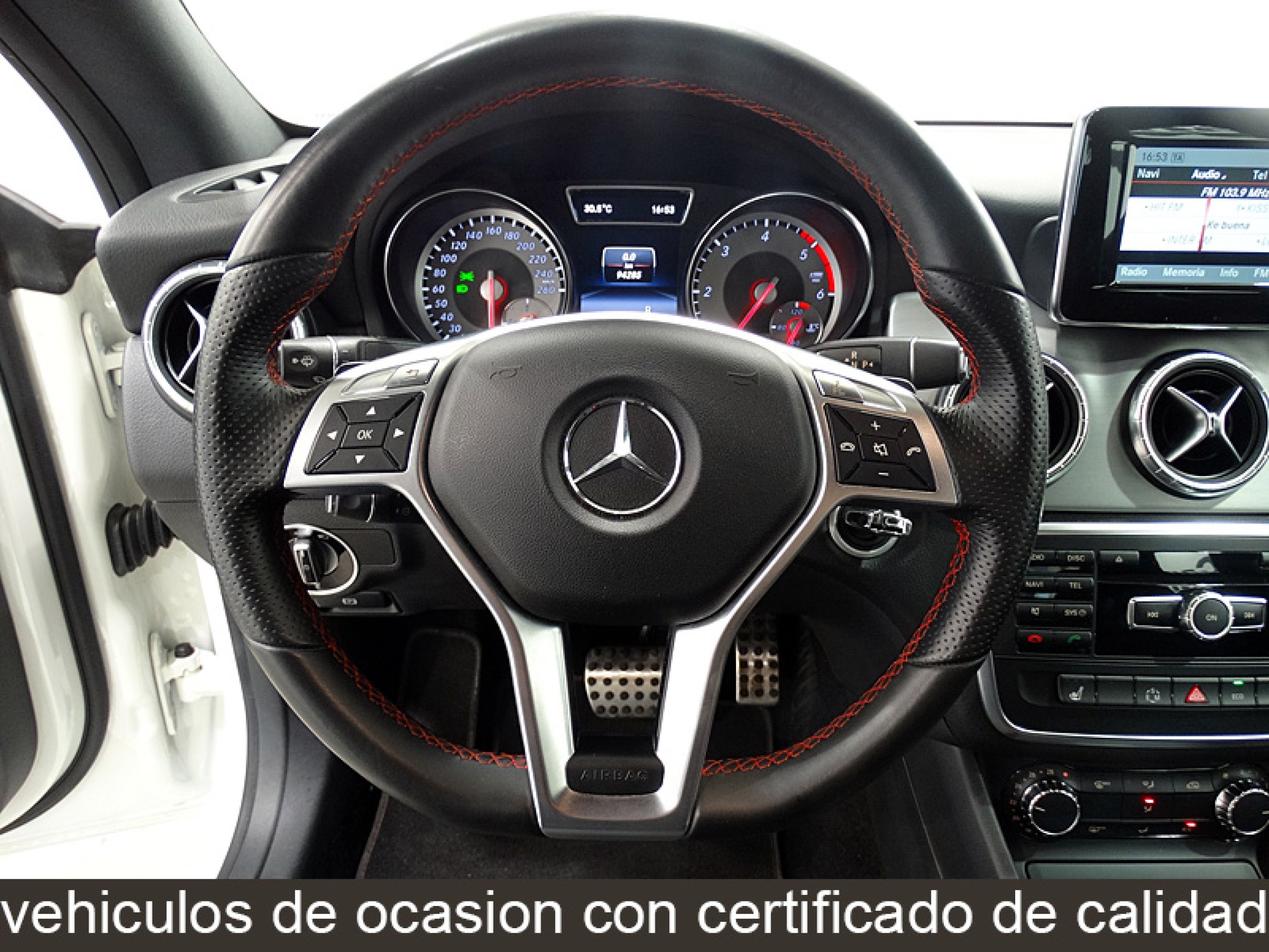 Foto Mercedes-Benz CLA 220 14