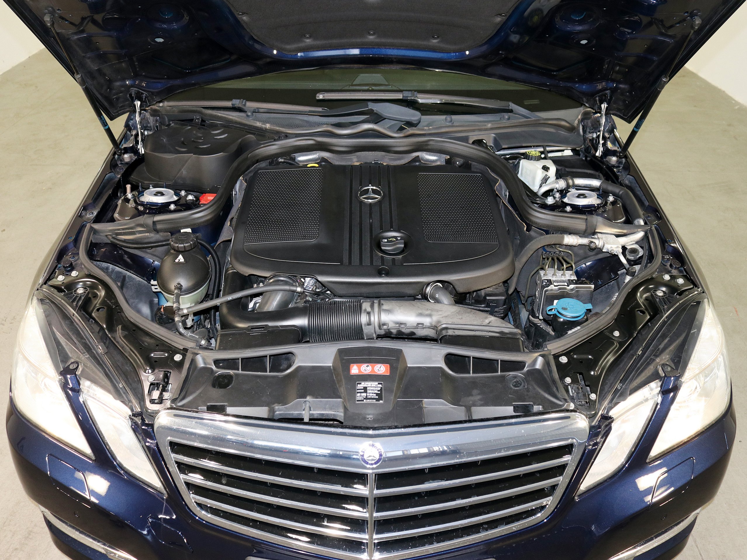 Foto Mercedes-Benz E 220 8