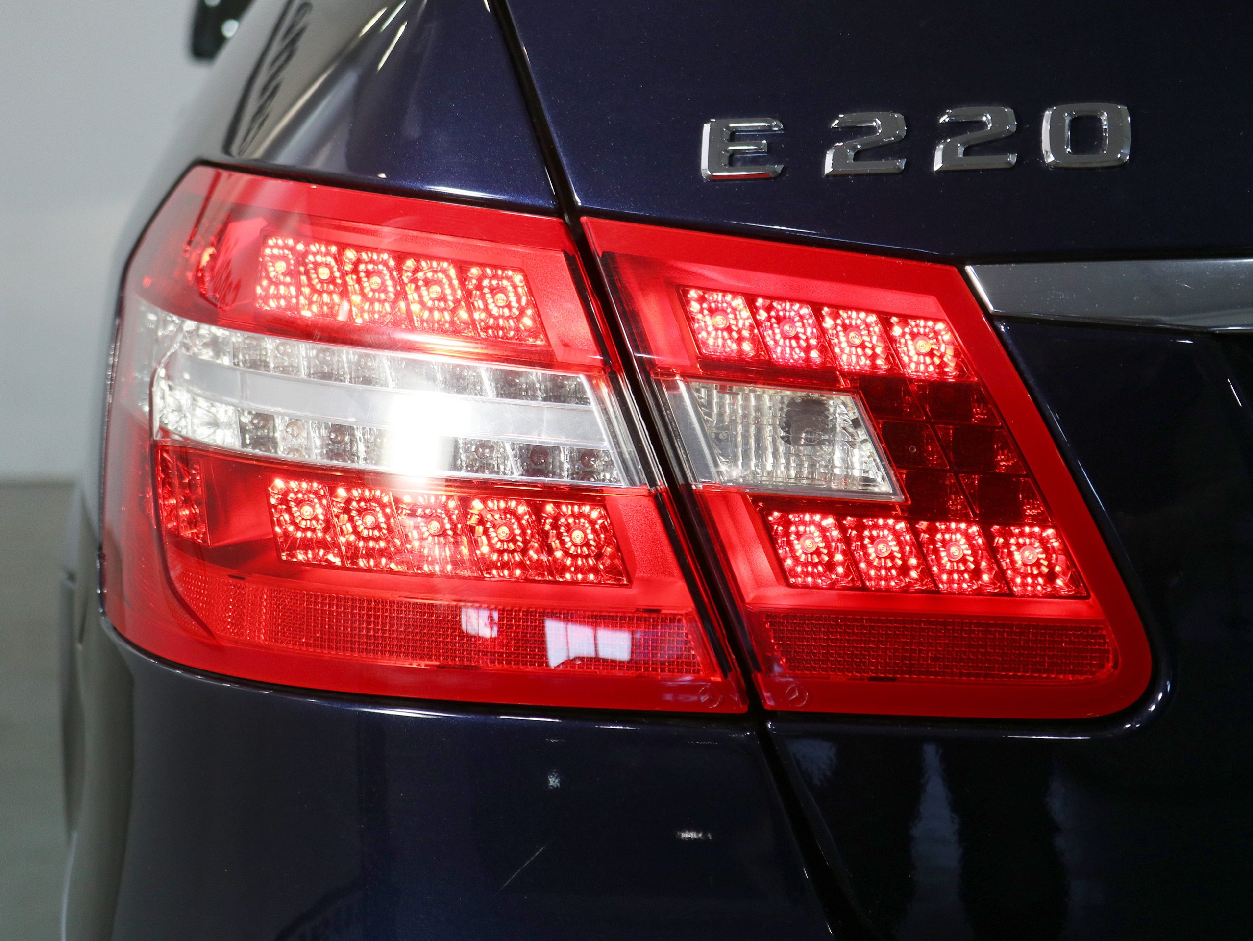 Foto Mercedes-Benz E 220 10