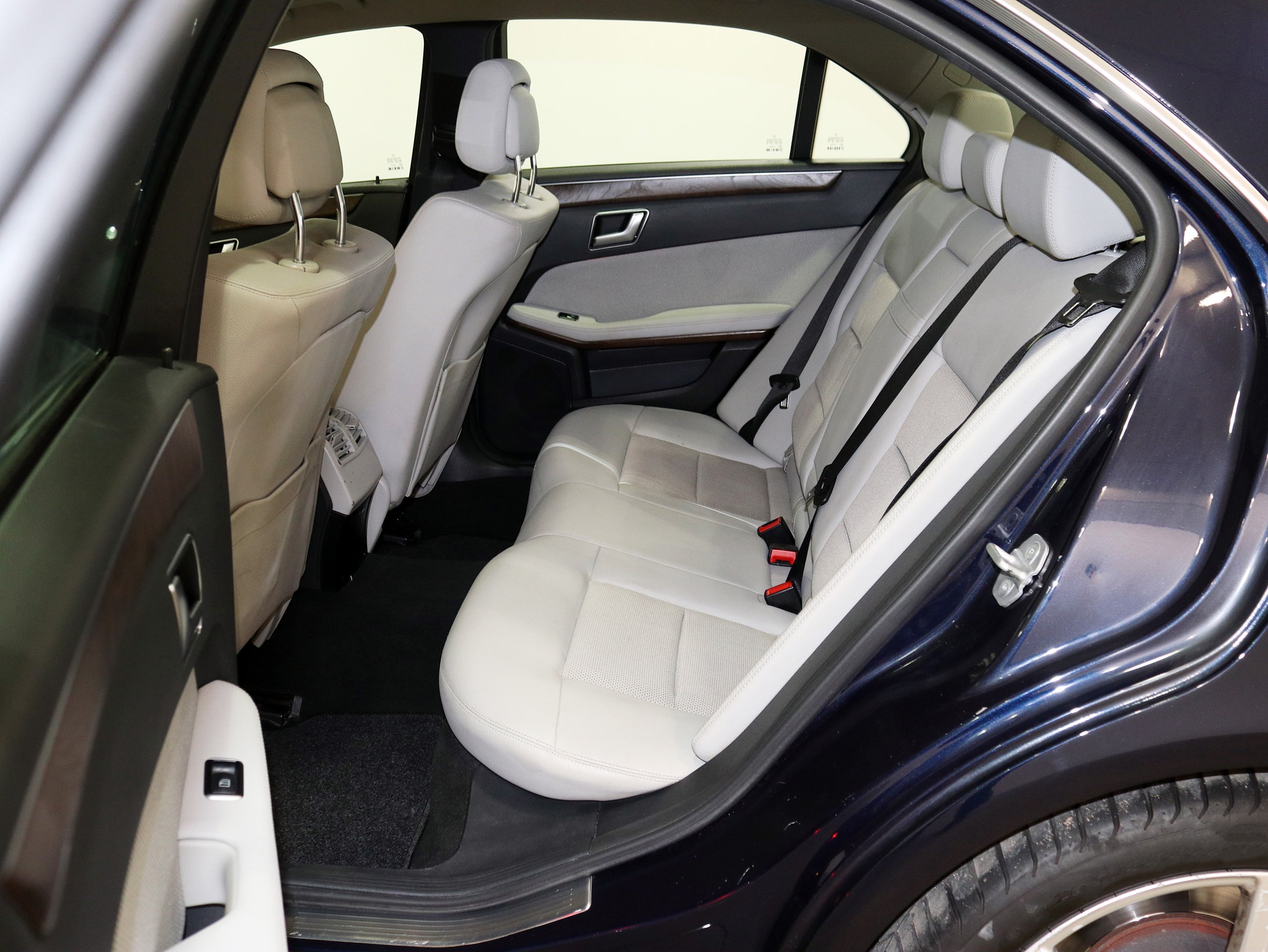 Foto Mercedes-Benz E 220 16