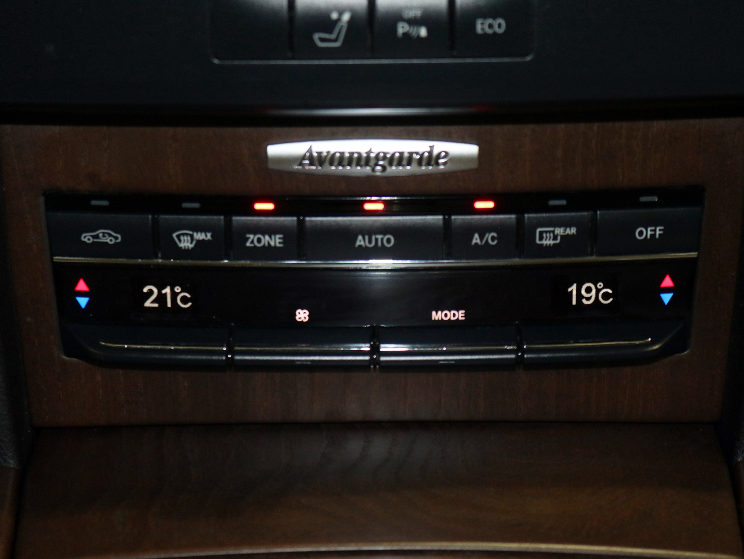Foto Mercedes-Benz E 220 26