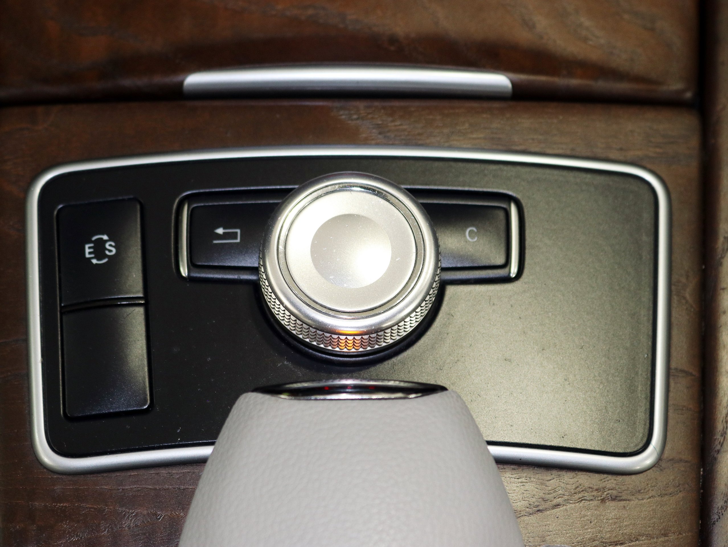 Foto Mercedes-Benz E 220 27