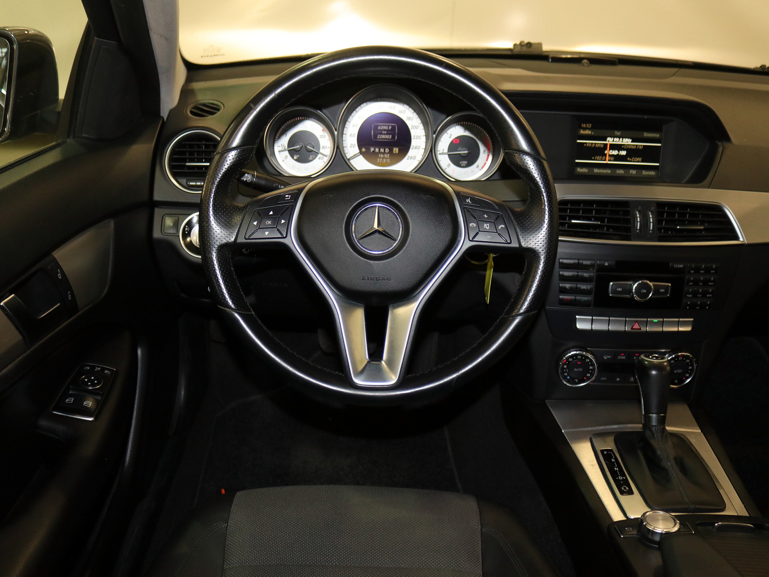 Foto Mercedes-Benz C 220 24 Foto Mercedes-Benz C 220 24