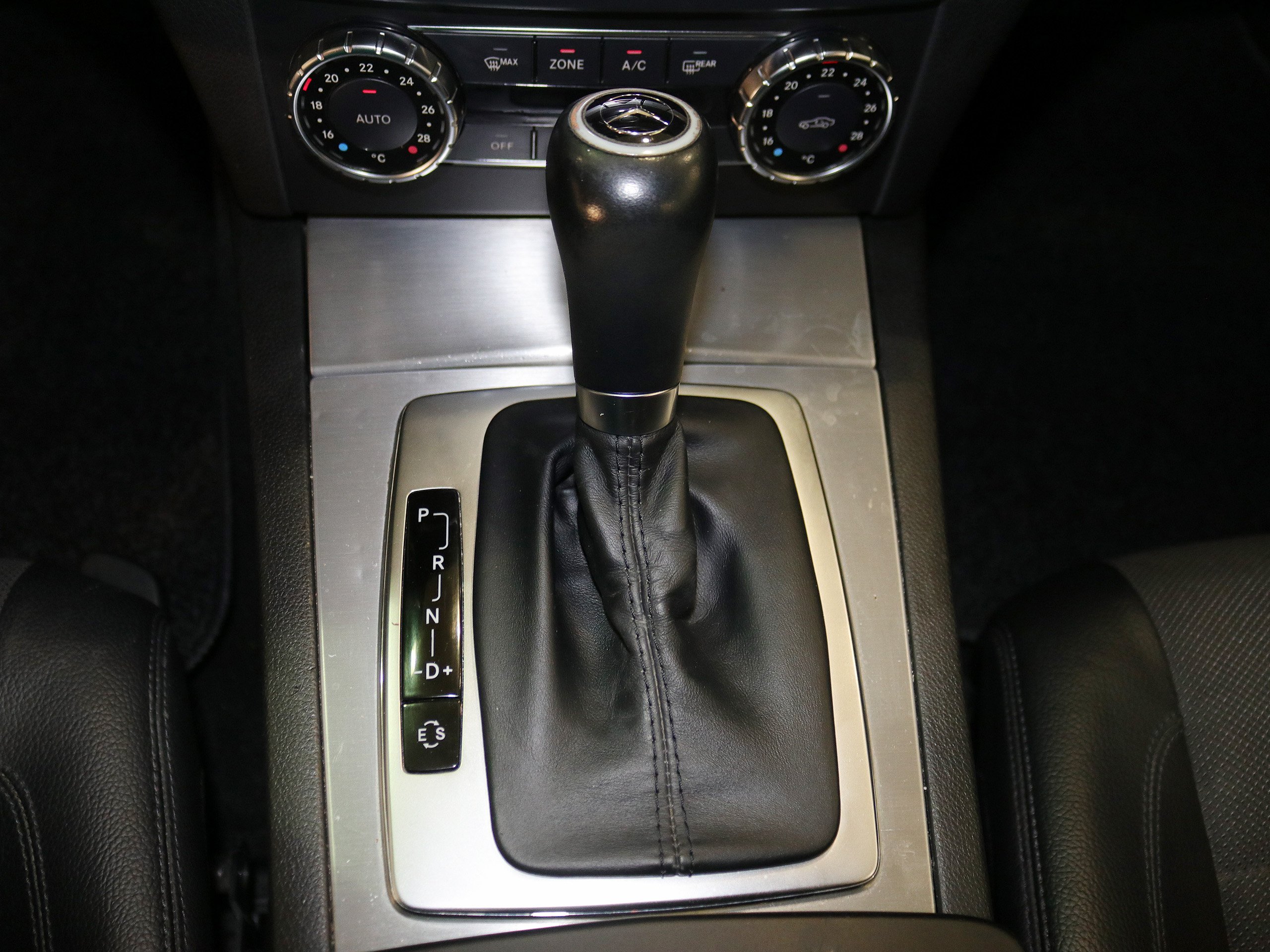 Foto Mercedes-Benz C 220 28 Foto Mercedes-Benz C 220 28