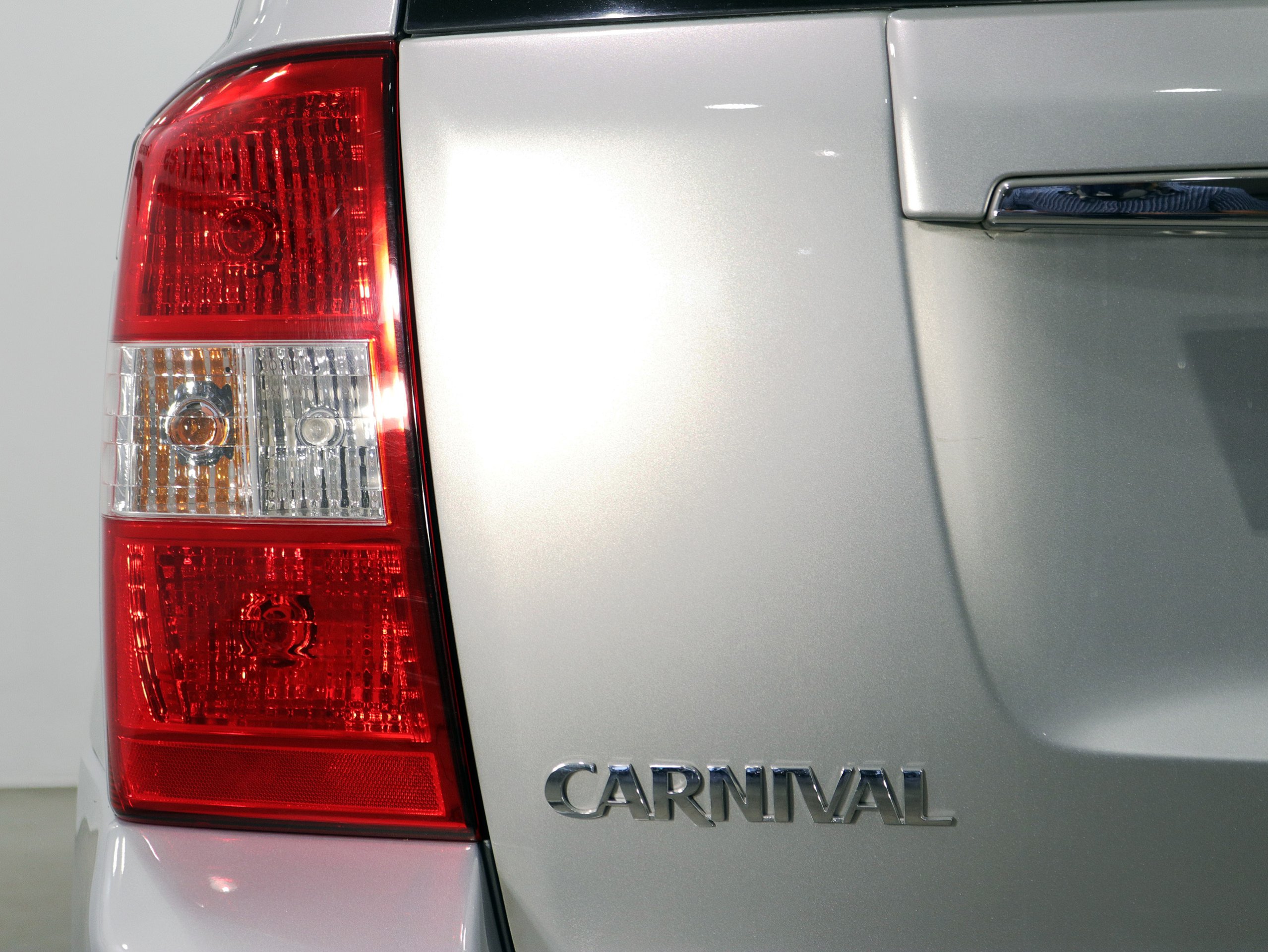 Foto Kia Carnival 11