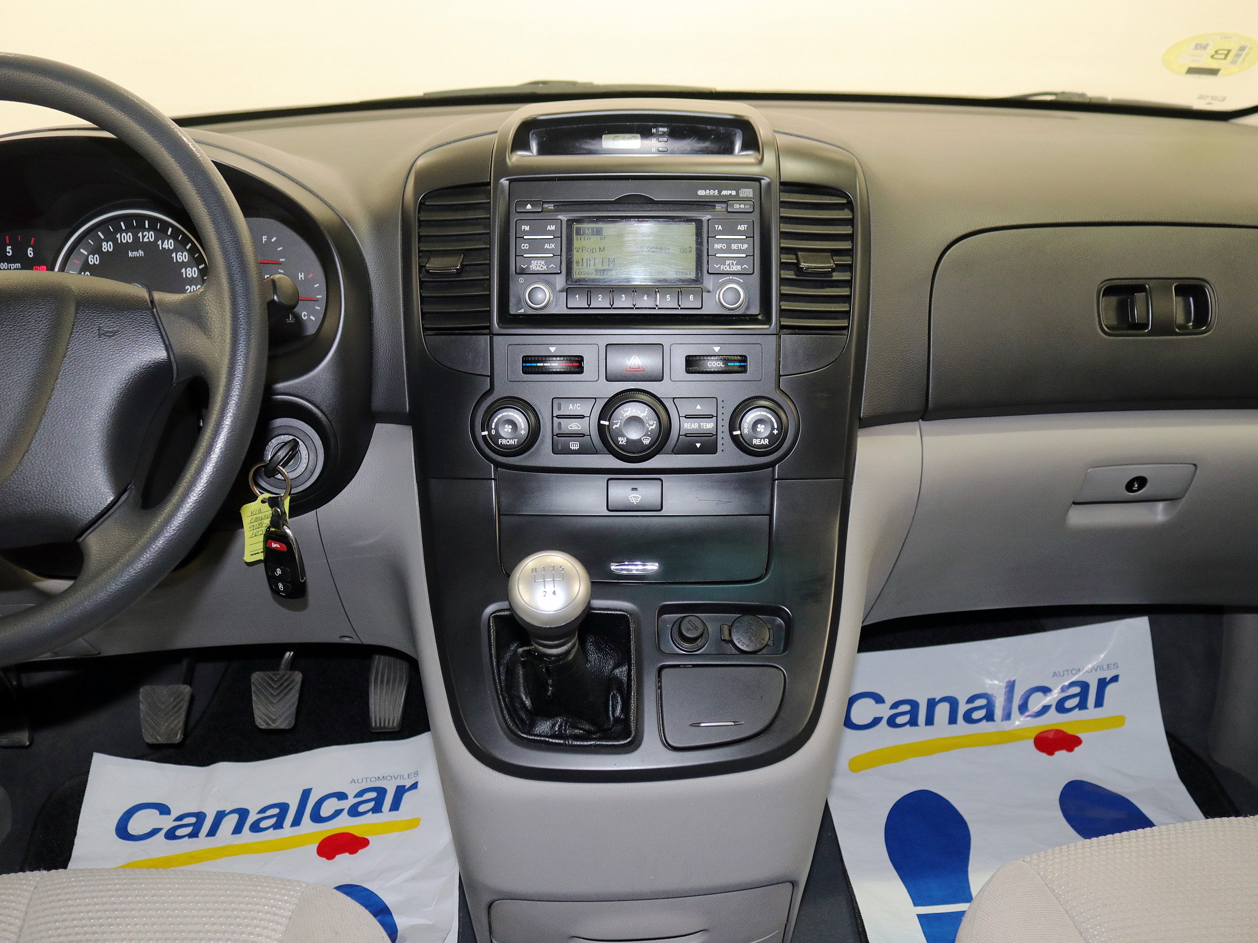 Foto Kia Carnival 23