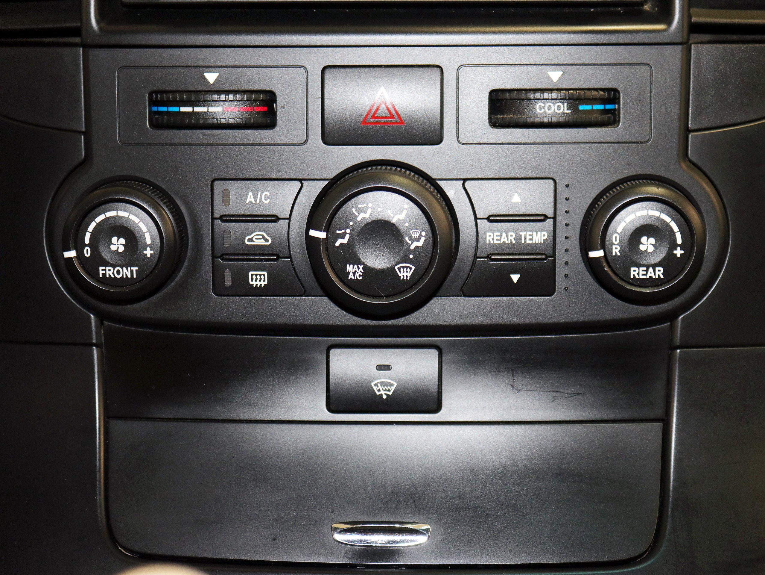 Foto Kia Carnival 25