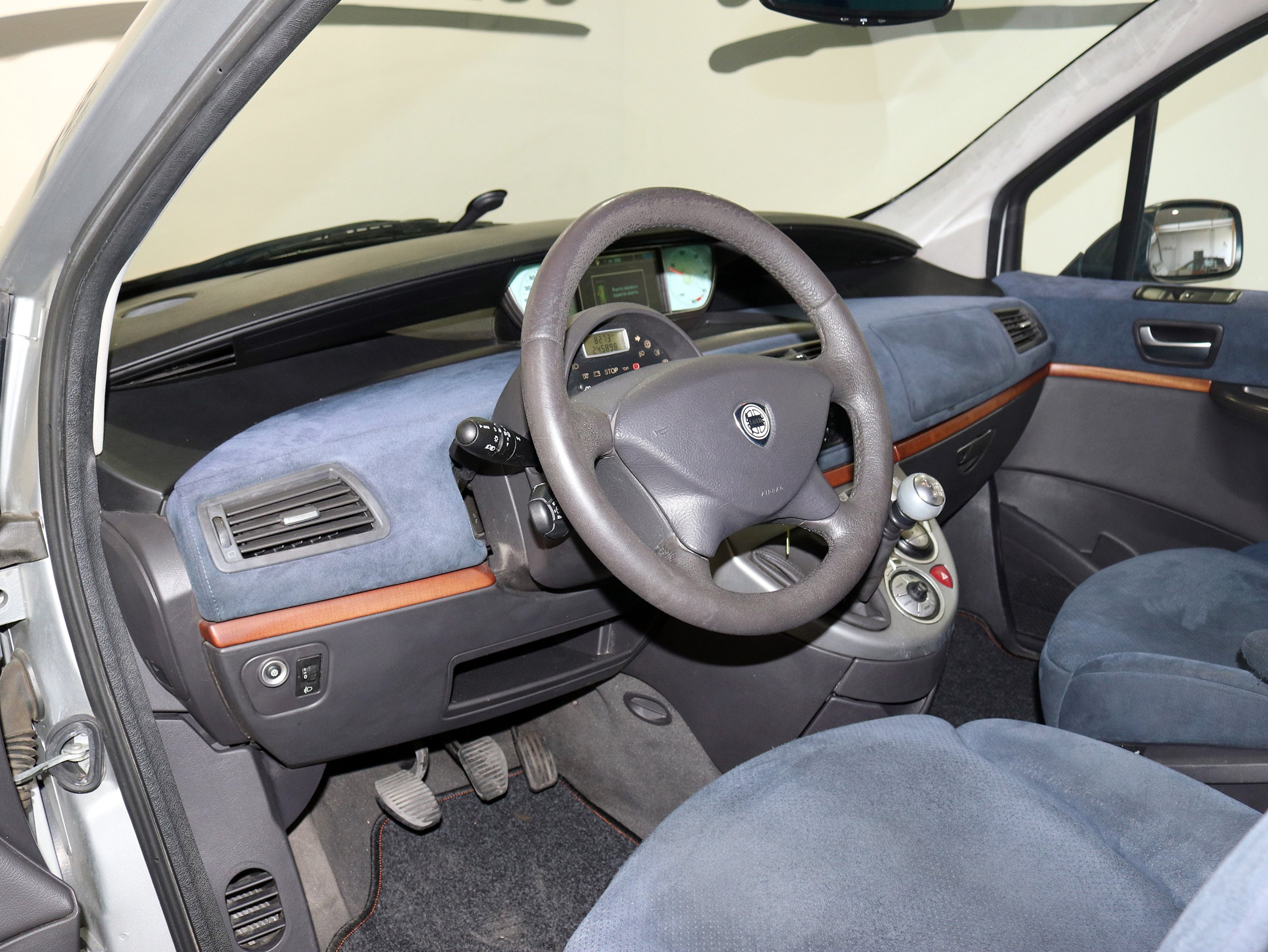 Foto Lancia Phedra 18 Foto Lancia Phedra 18