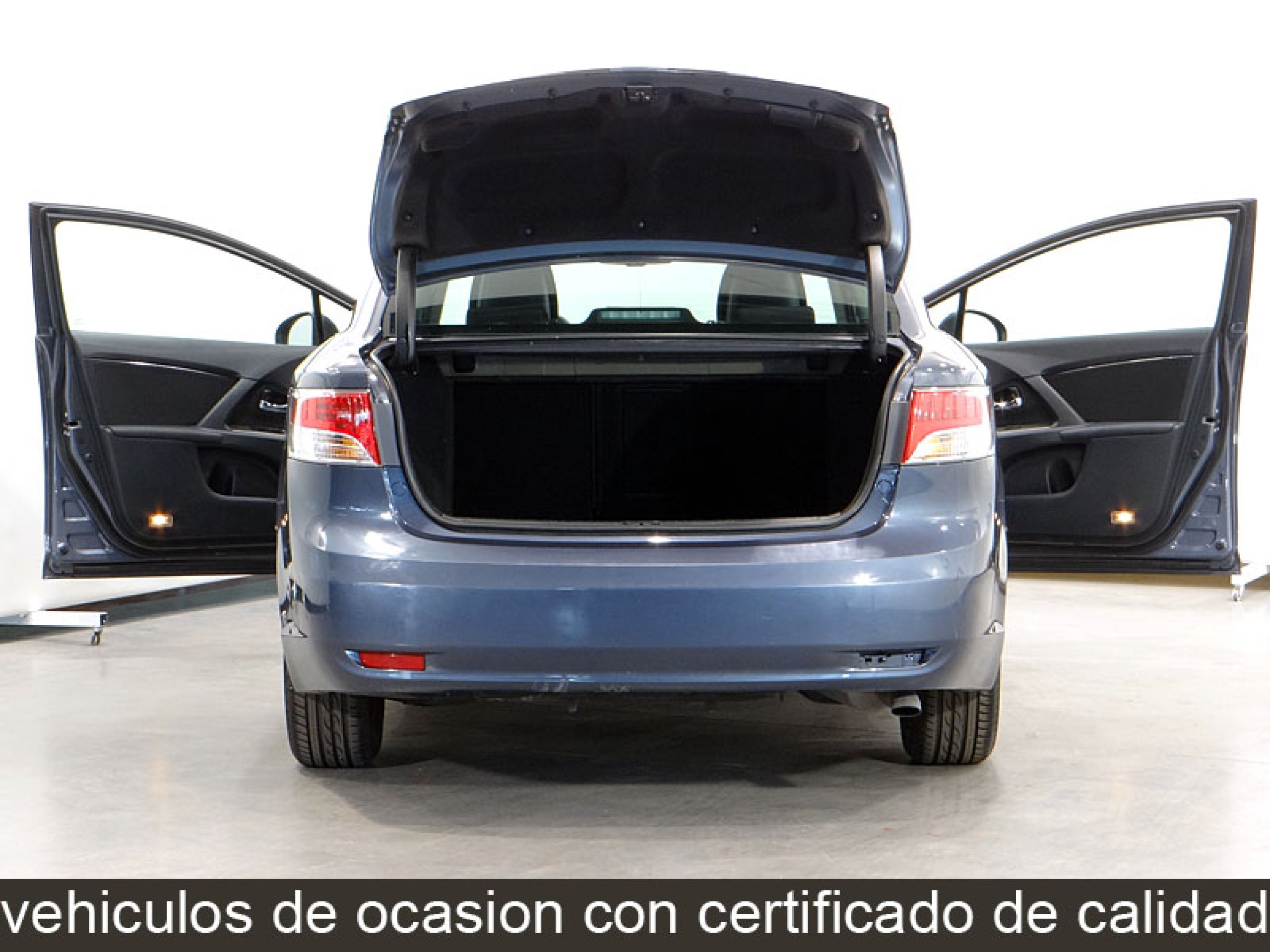 Foto Toyota Avensis 9