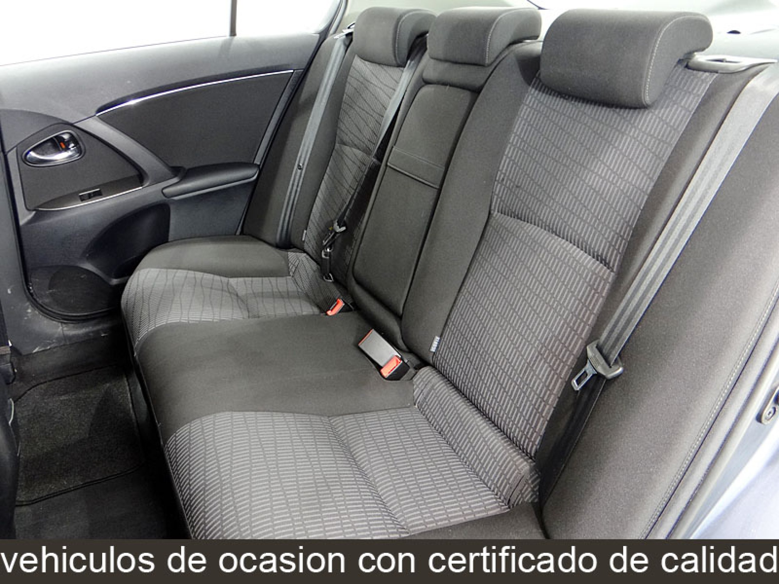 Foto Toyota Avensis 23