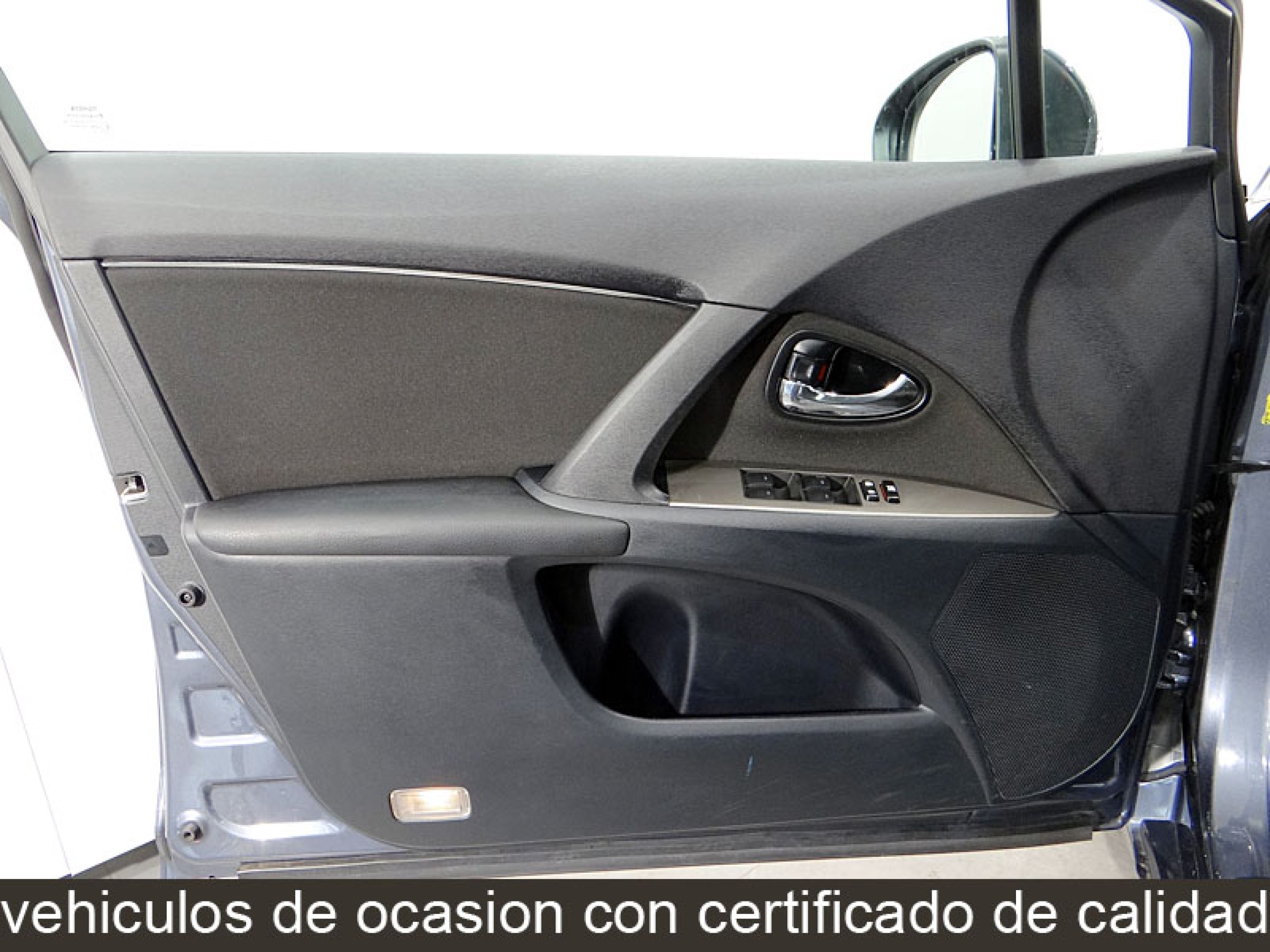 Foto Toyota Avensis 25