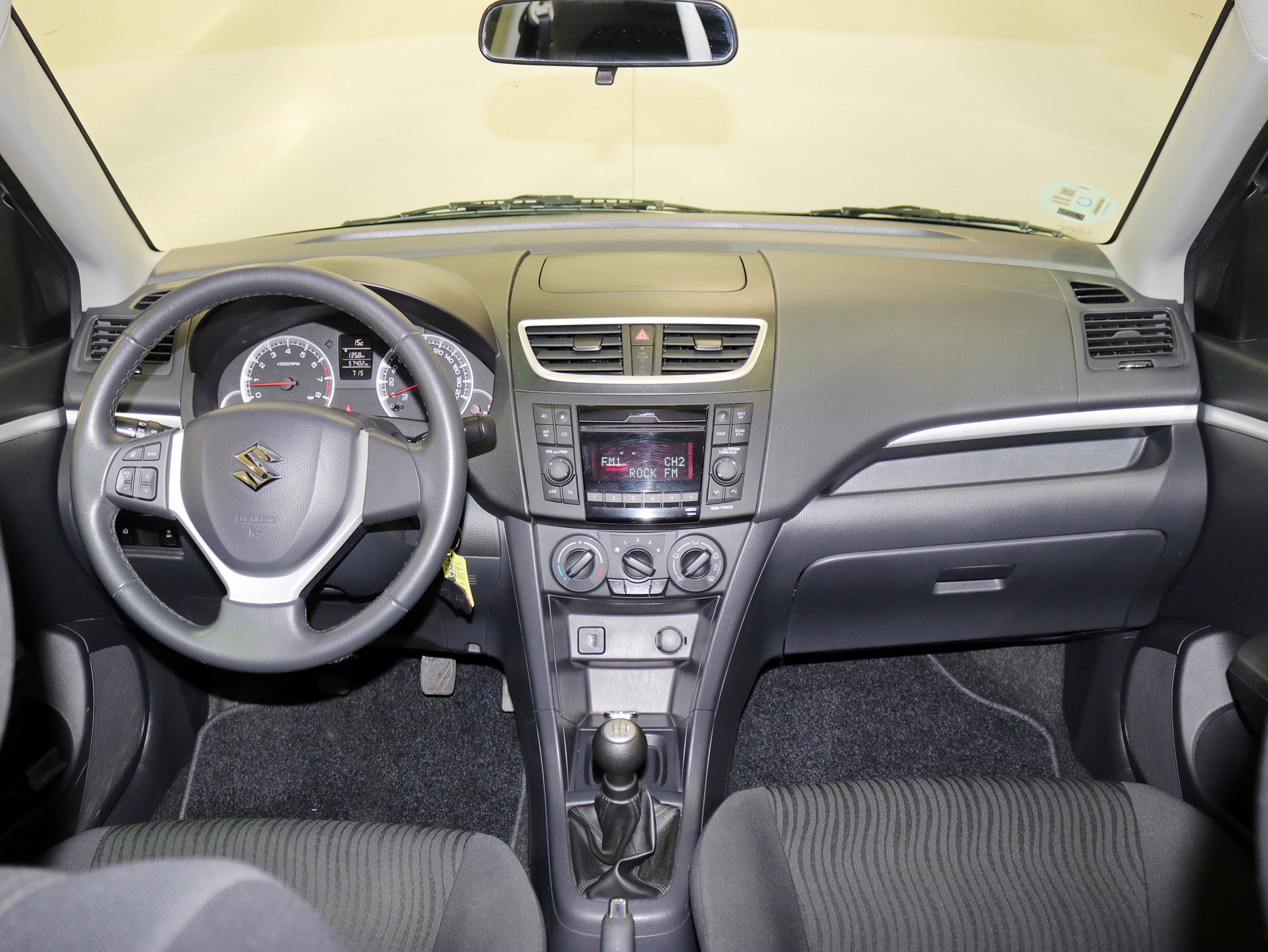 Foto Suzuki Swift 19