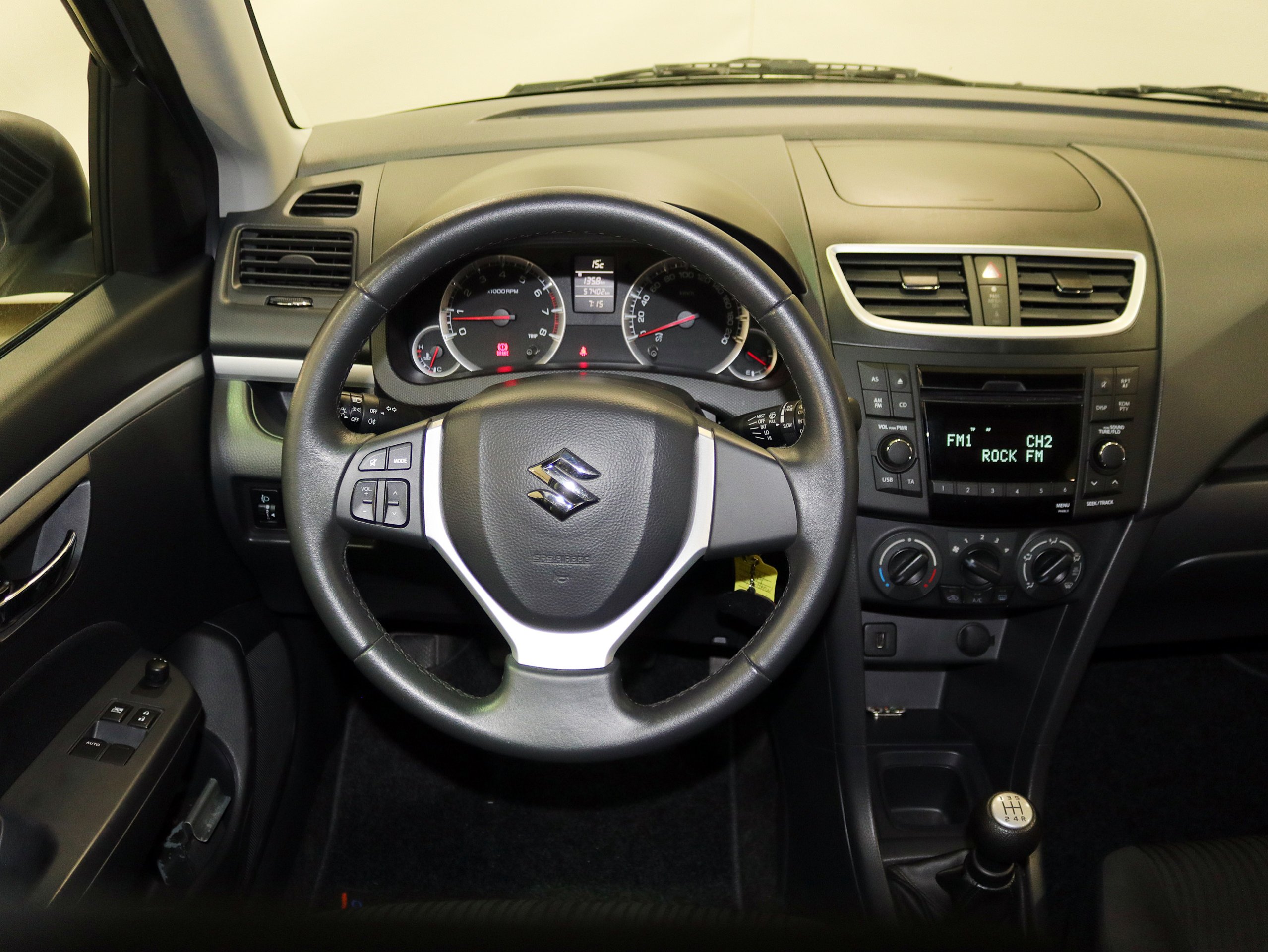 Foto Suzuki Swift 20