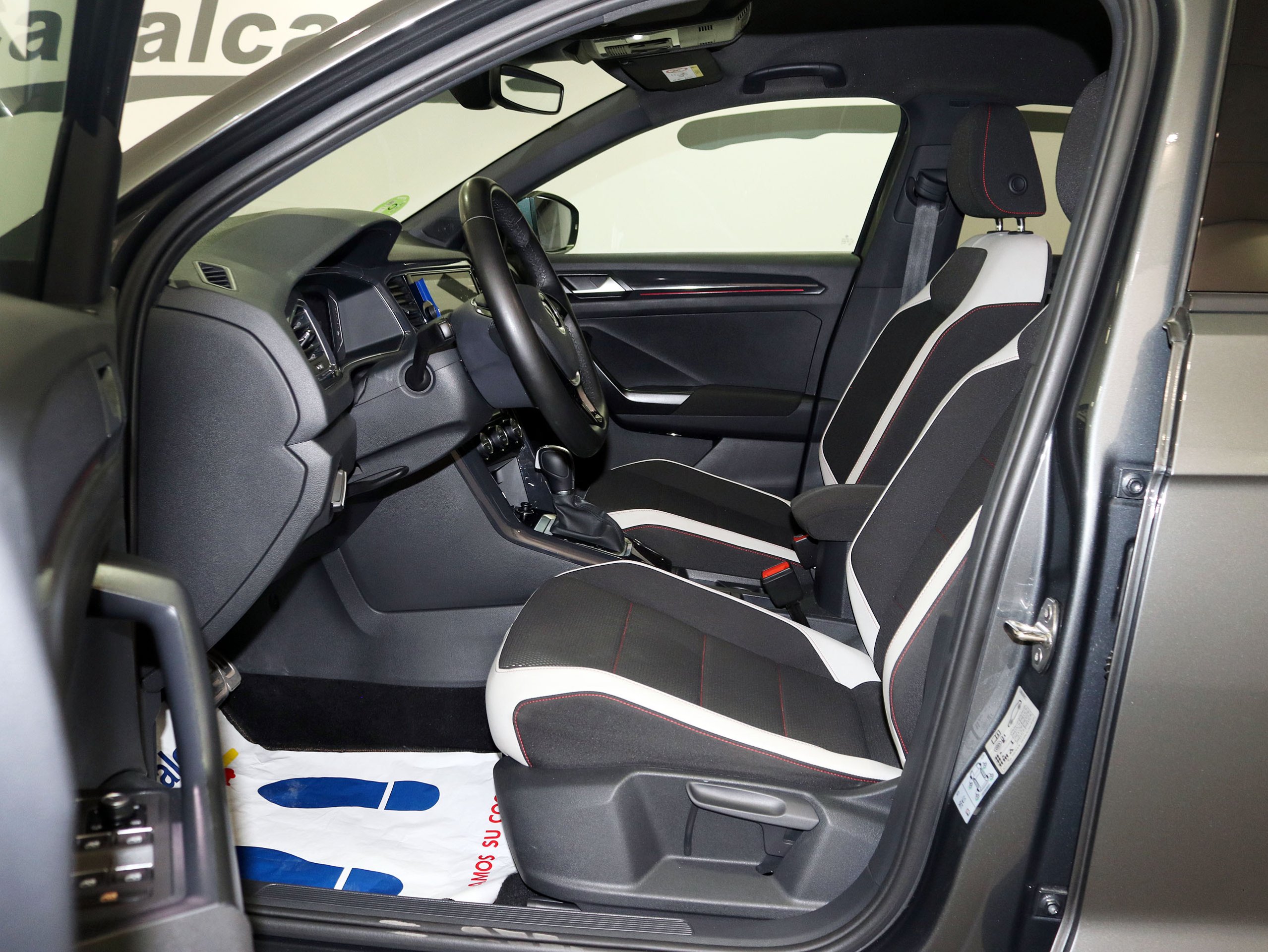 Foto Volkswagen T-Roc 11
