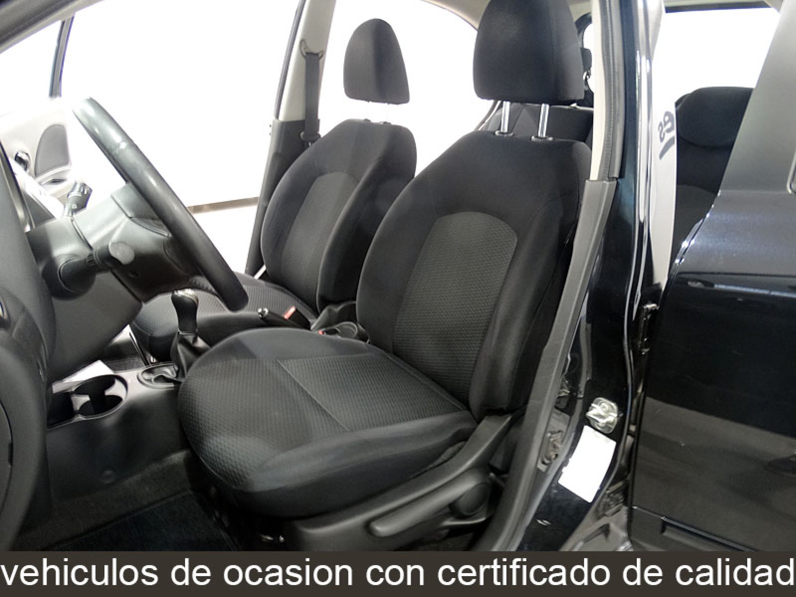 Foto Nissan Micra 14