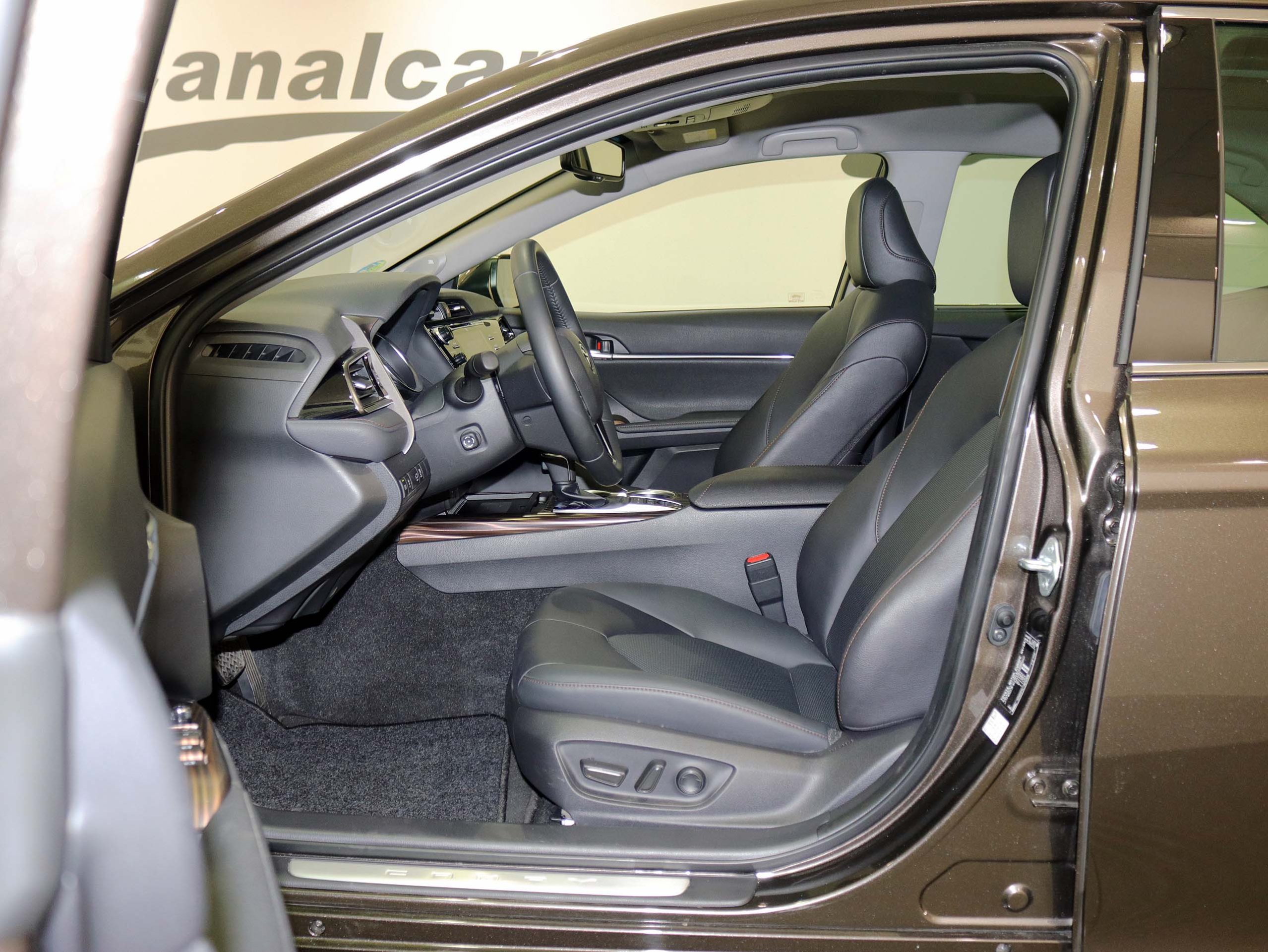 Foto Toyota Camry 14