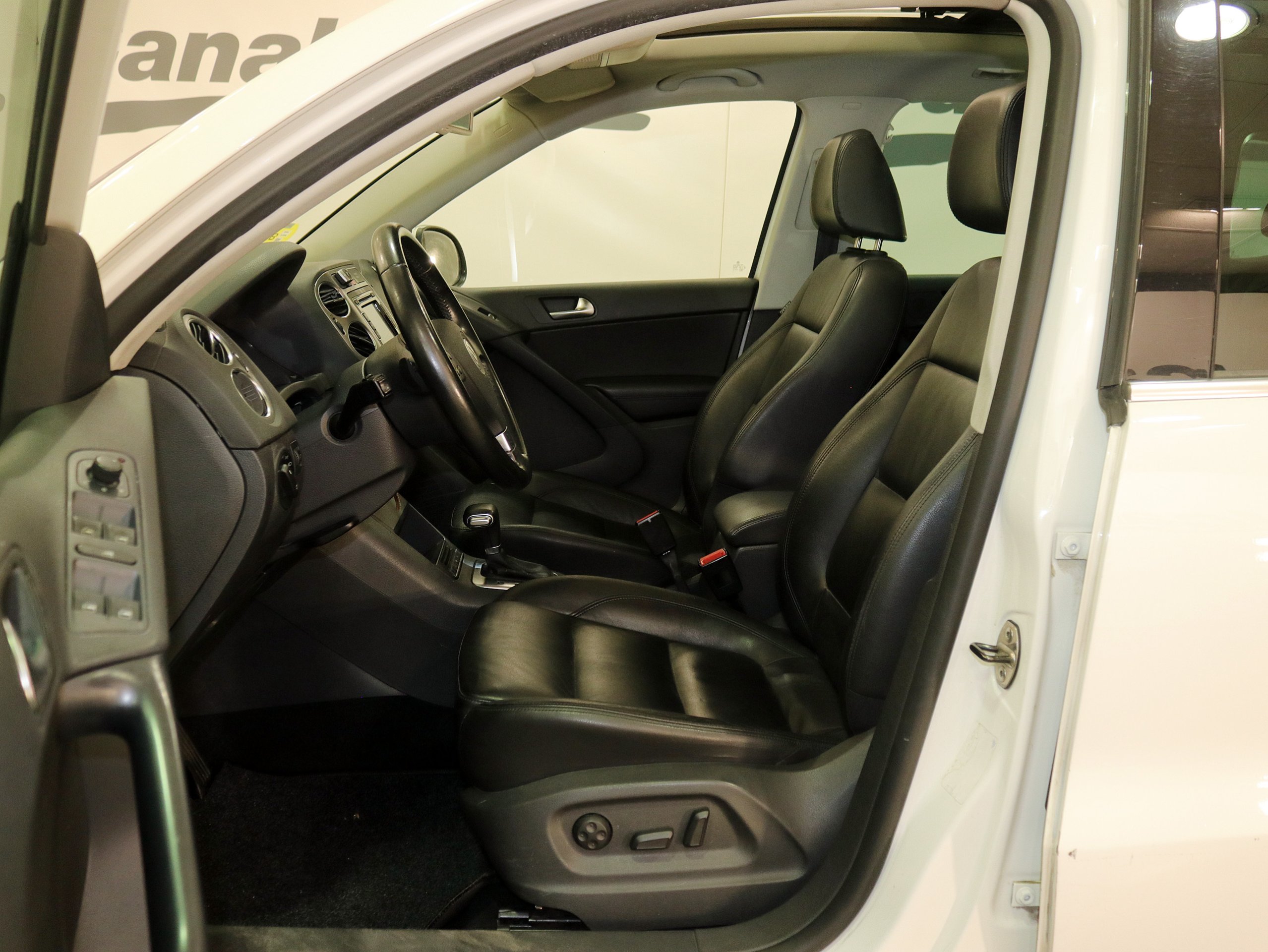 Foto Volkswagen Tiguan 16