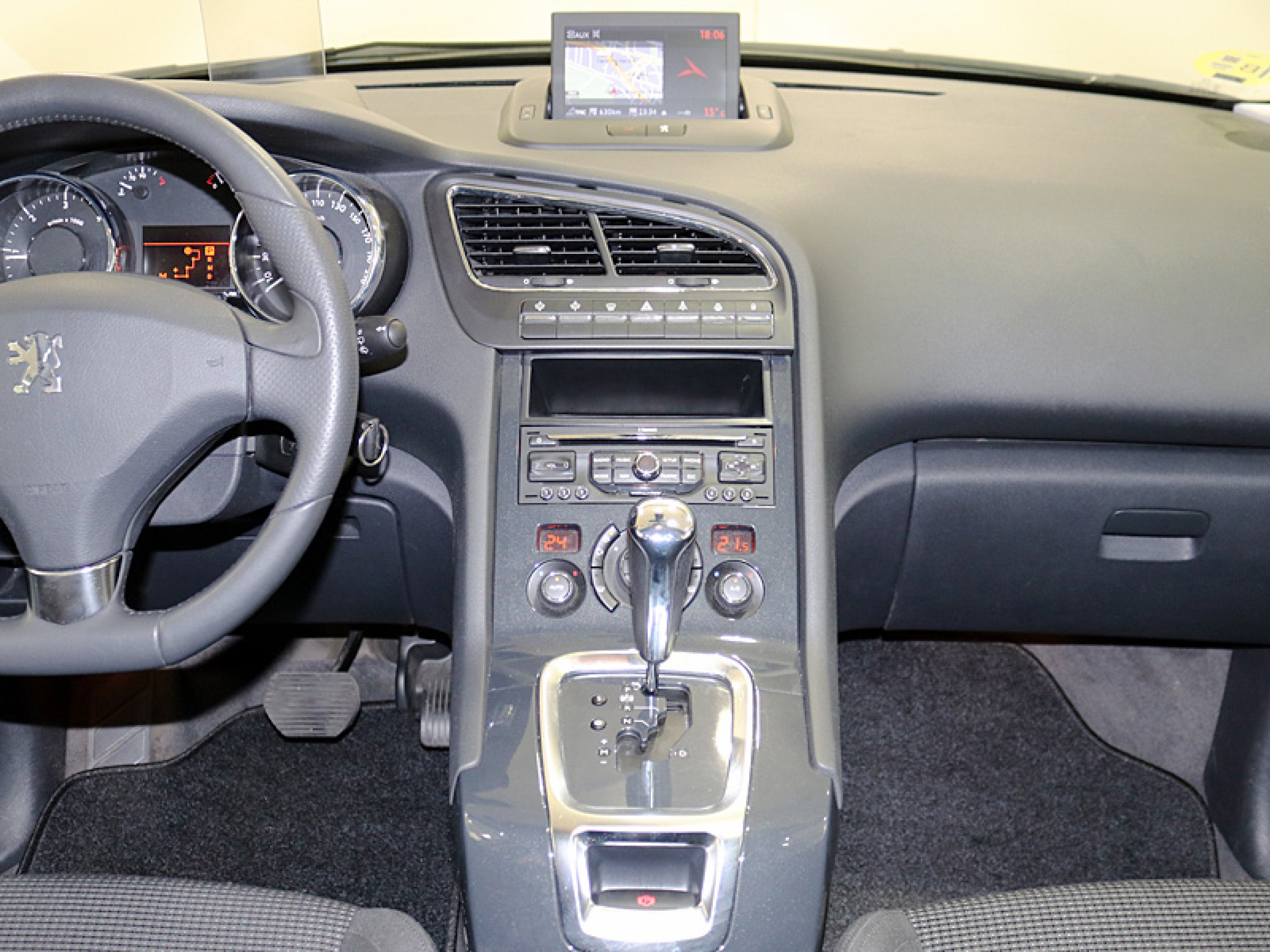 Foto Peugeot 5008 24