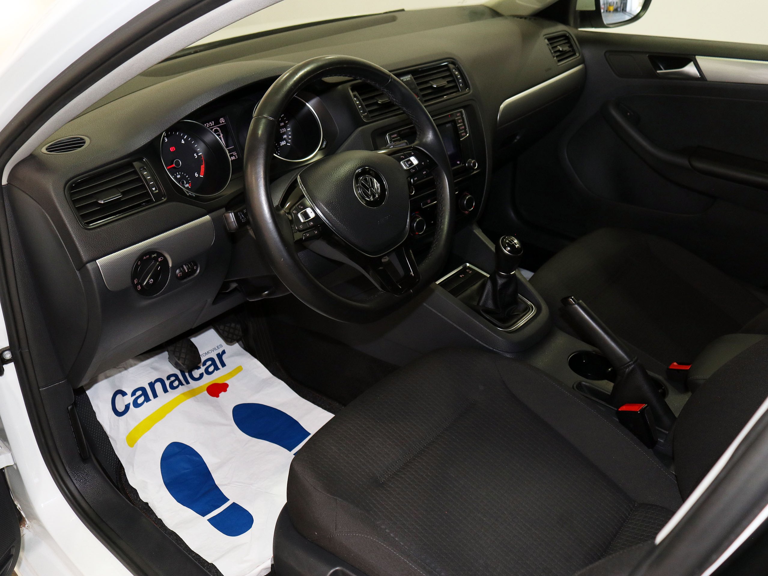 Foto Volkswagen Jetta 13