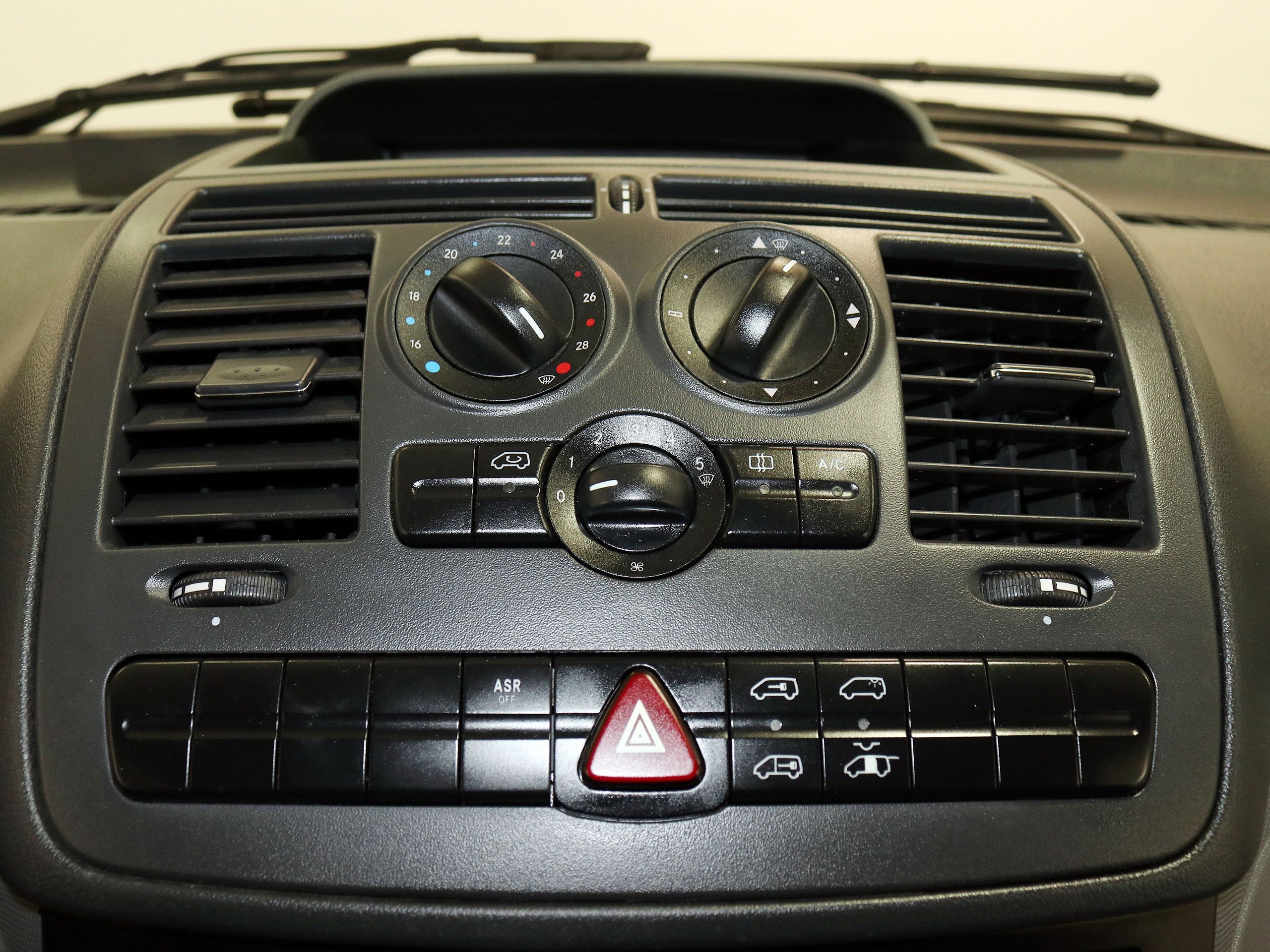 Foto Mercedes-Benz Vito 23