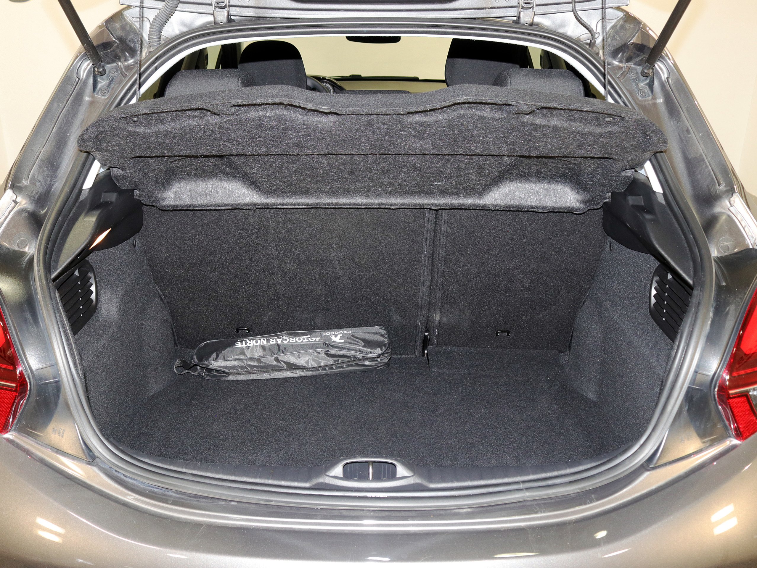 Foto Peugeot 208 10