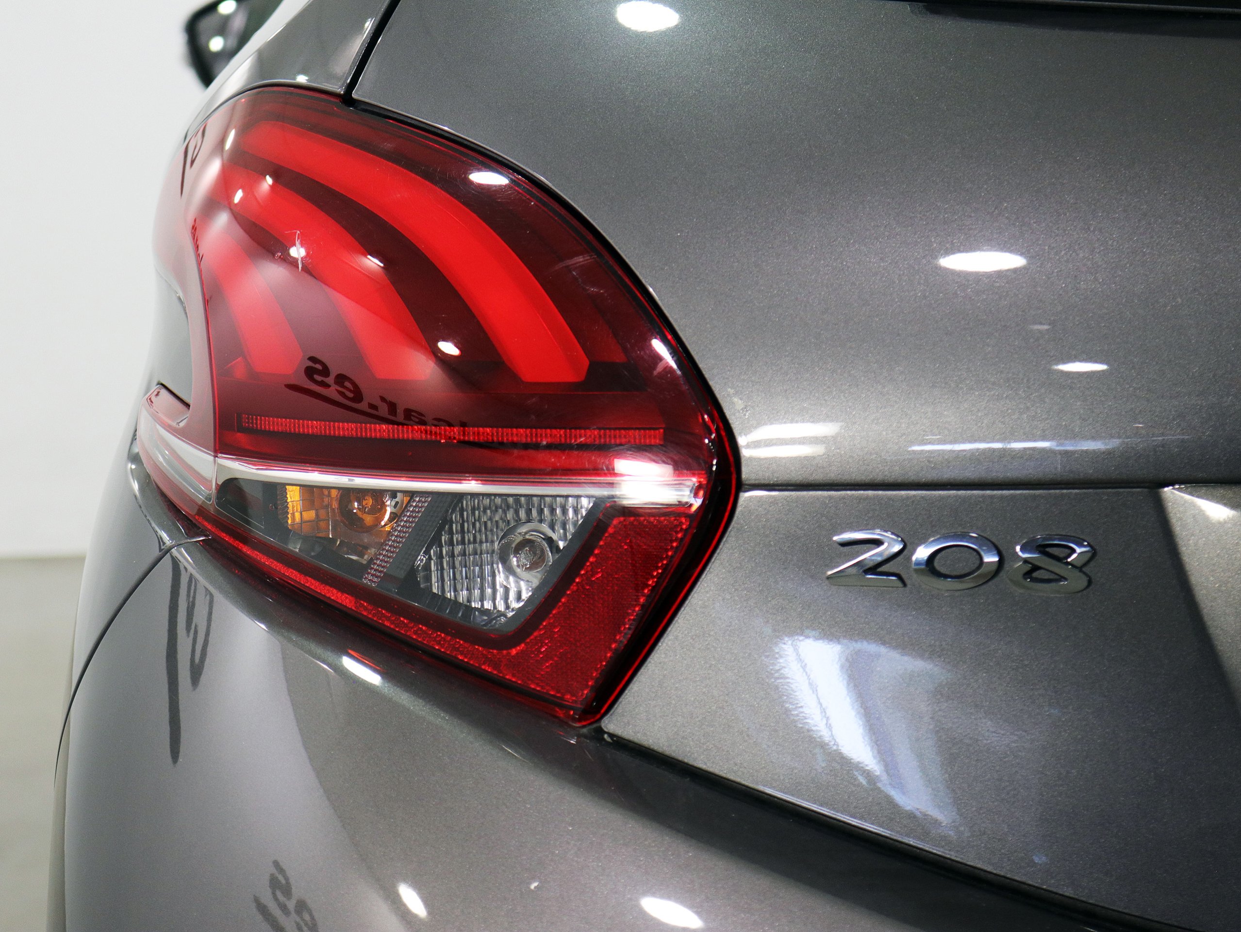 Foto Peugeot 208 11